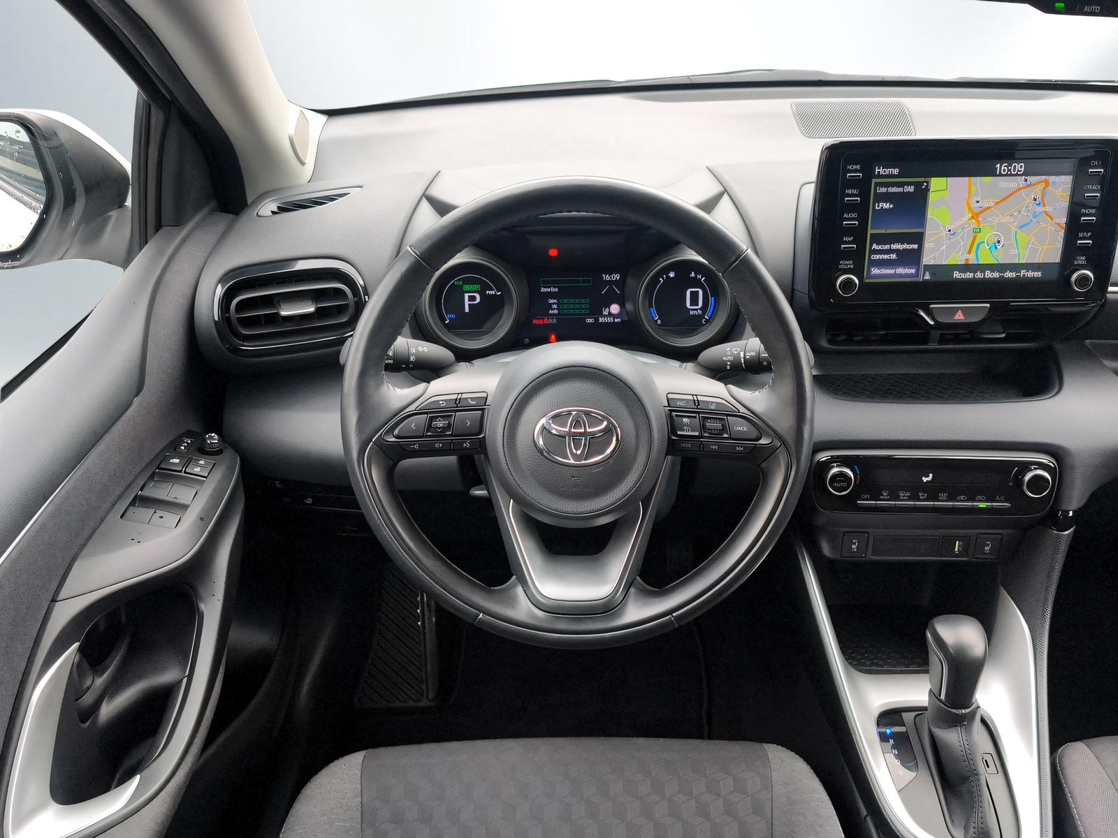 TOYOTA Yaris 1.5 VVT-i HSD Trend-image-2