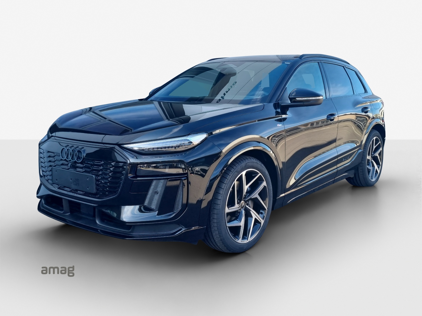 AUDI Q6 e-tron quattro-image-0