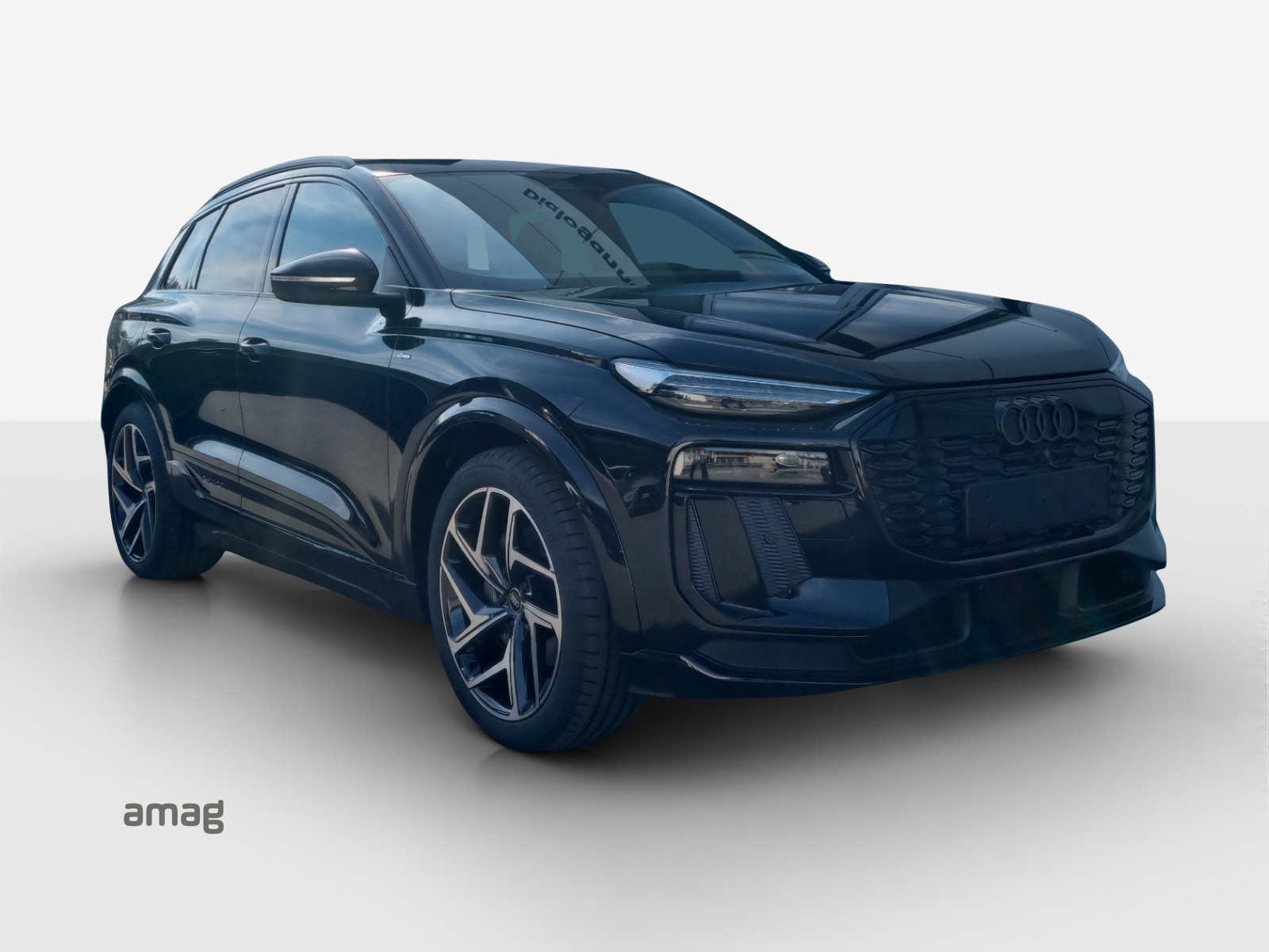 AUDI Q6 e-tron quattro-image-4