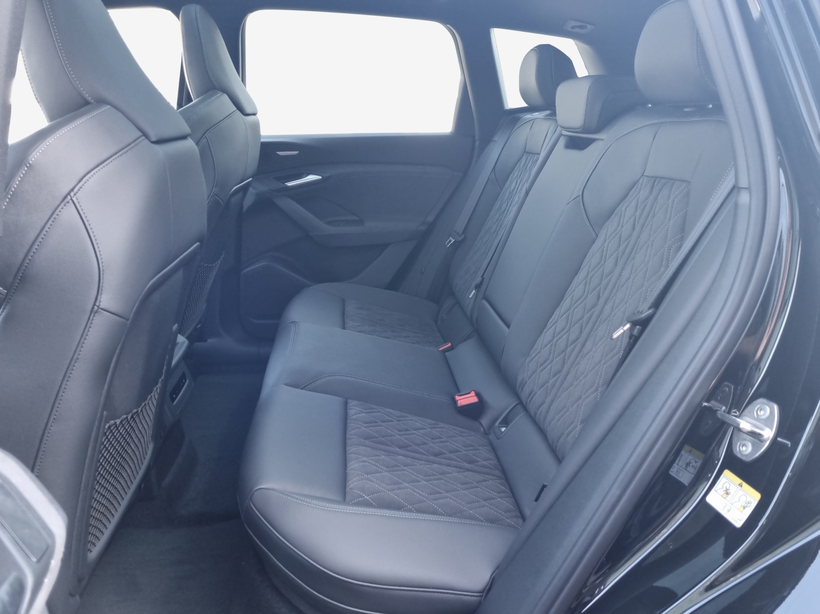 AUDI Q6 e-tron quattro-image-10