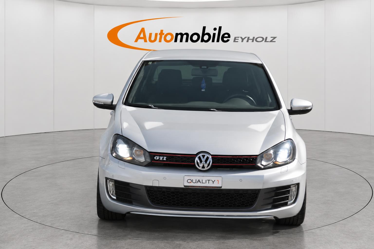 VW Golf 2.0 TSI GTI-image-2