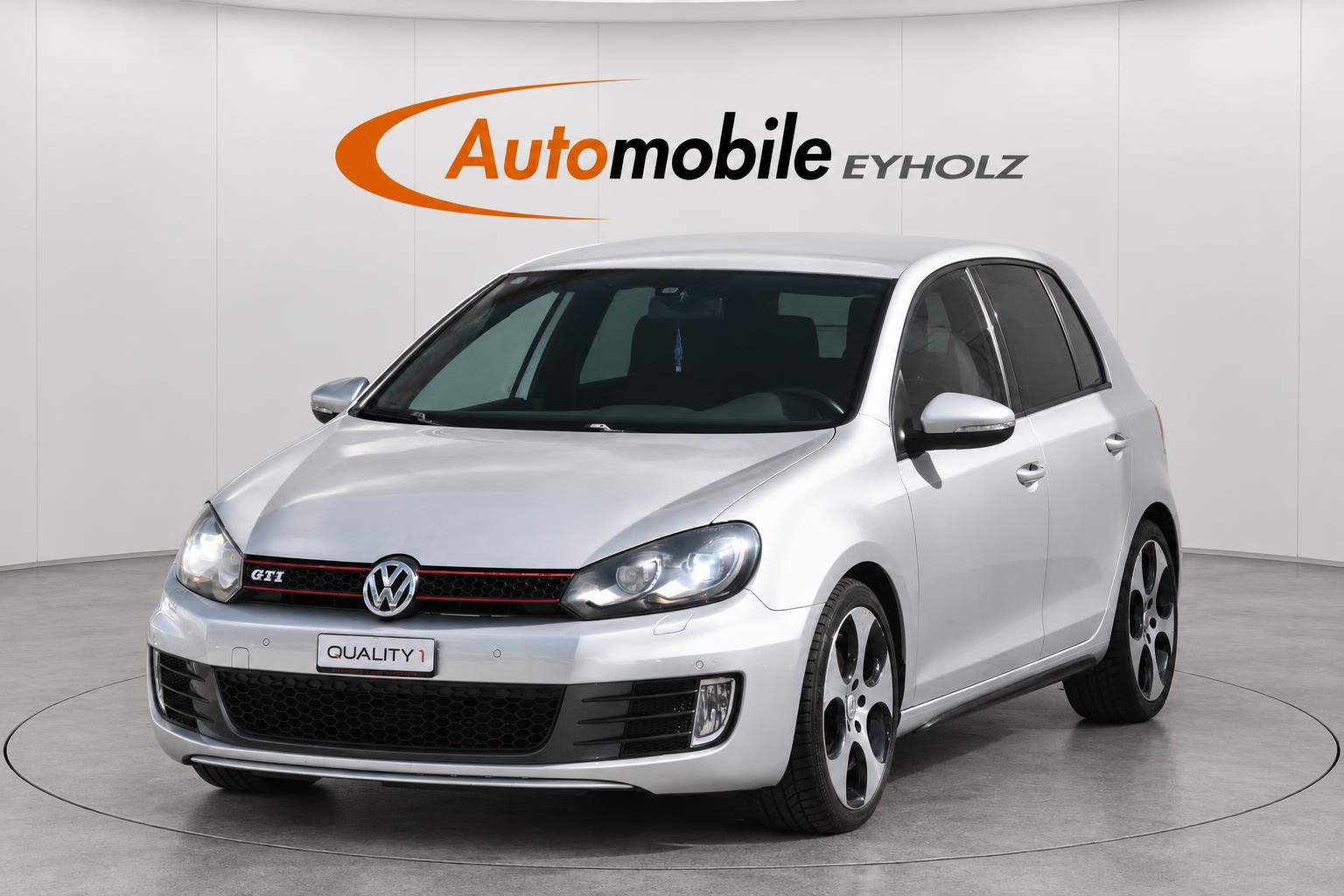 VW Golf 2.0 TSI GTI-image-1