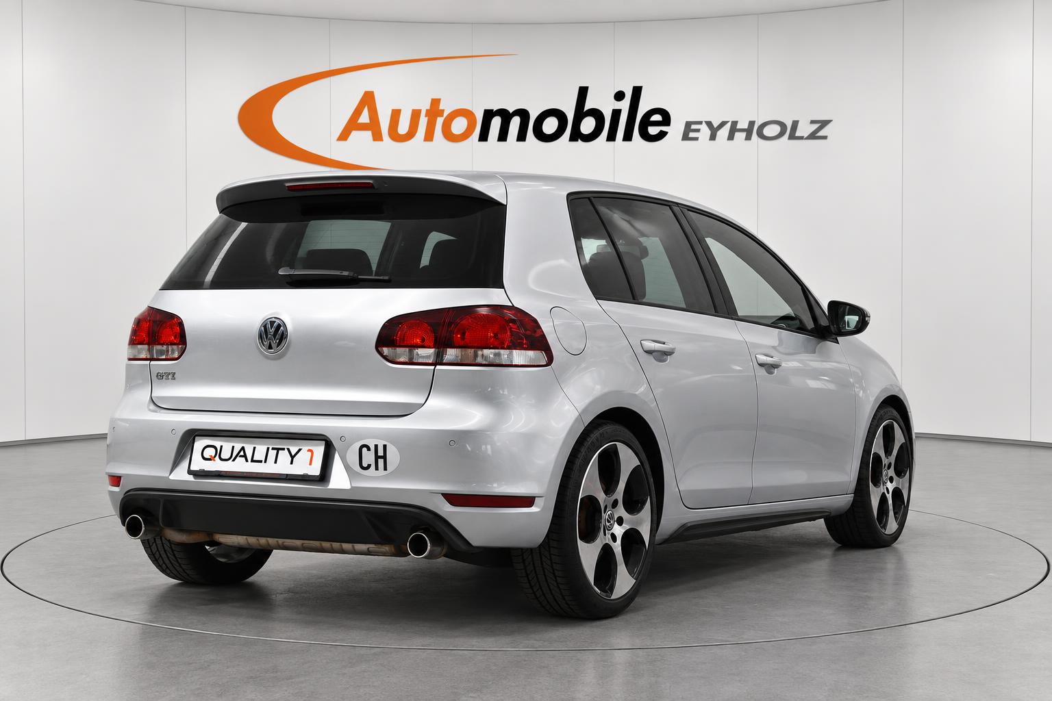 VW Golf 2.0 TSI GTI-image-6