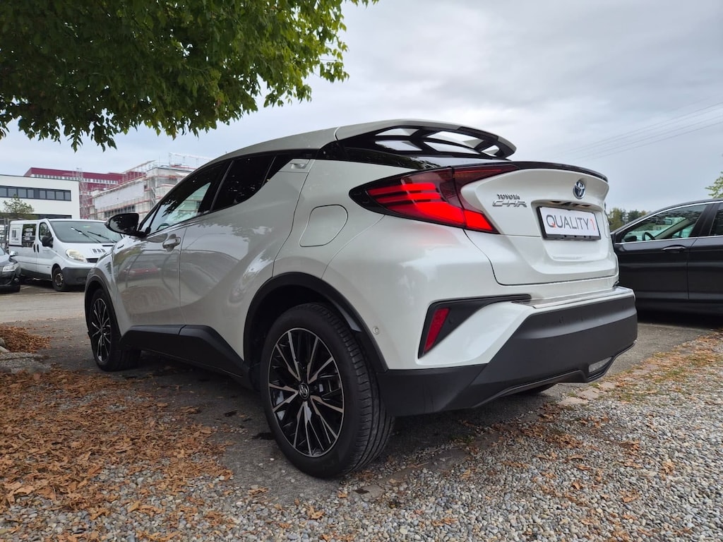 TOYOTA C-HR 1.8 HSD CVT Premium-image-3