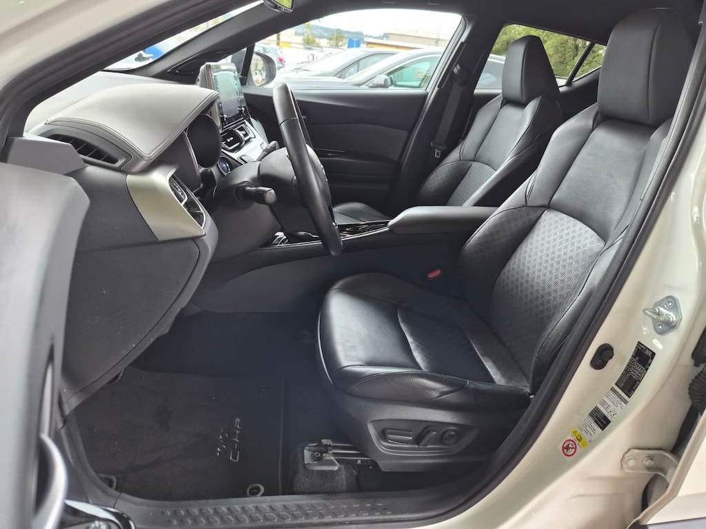 TOYOTA C-HR 1.8 HSD CVT Premium-image-7