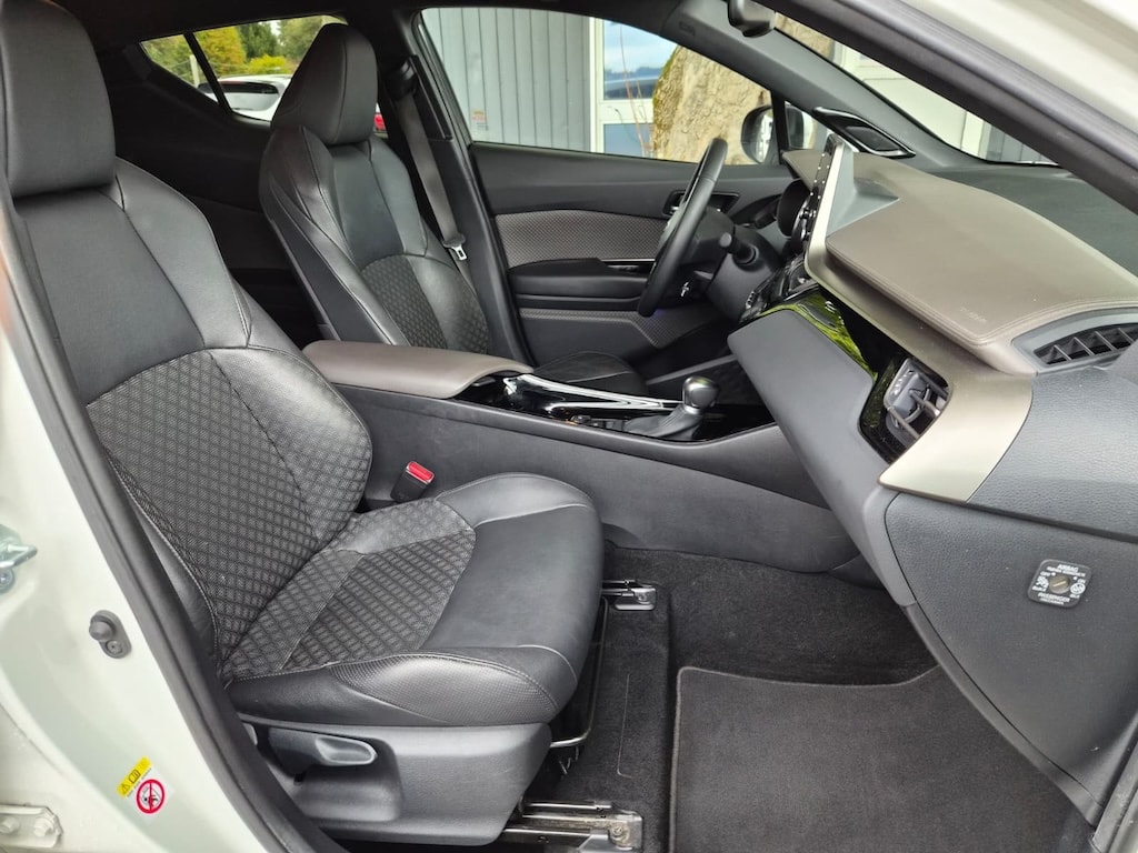 TOYOTA C-HR 1.8 HSD CVT Premium-image-10