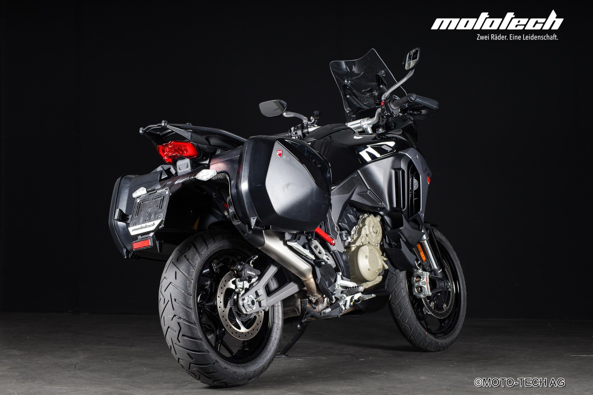 DUCATI Multistrada V4 S Travel & Radar-showroom-element-2