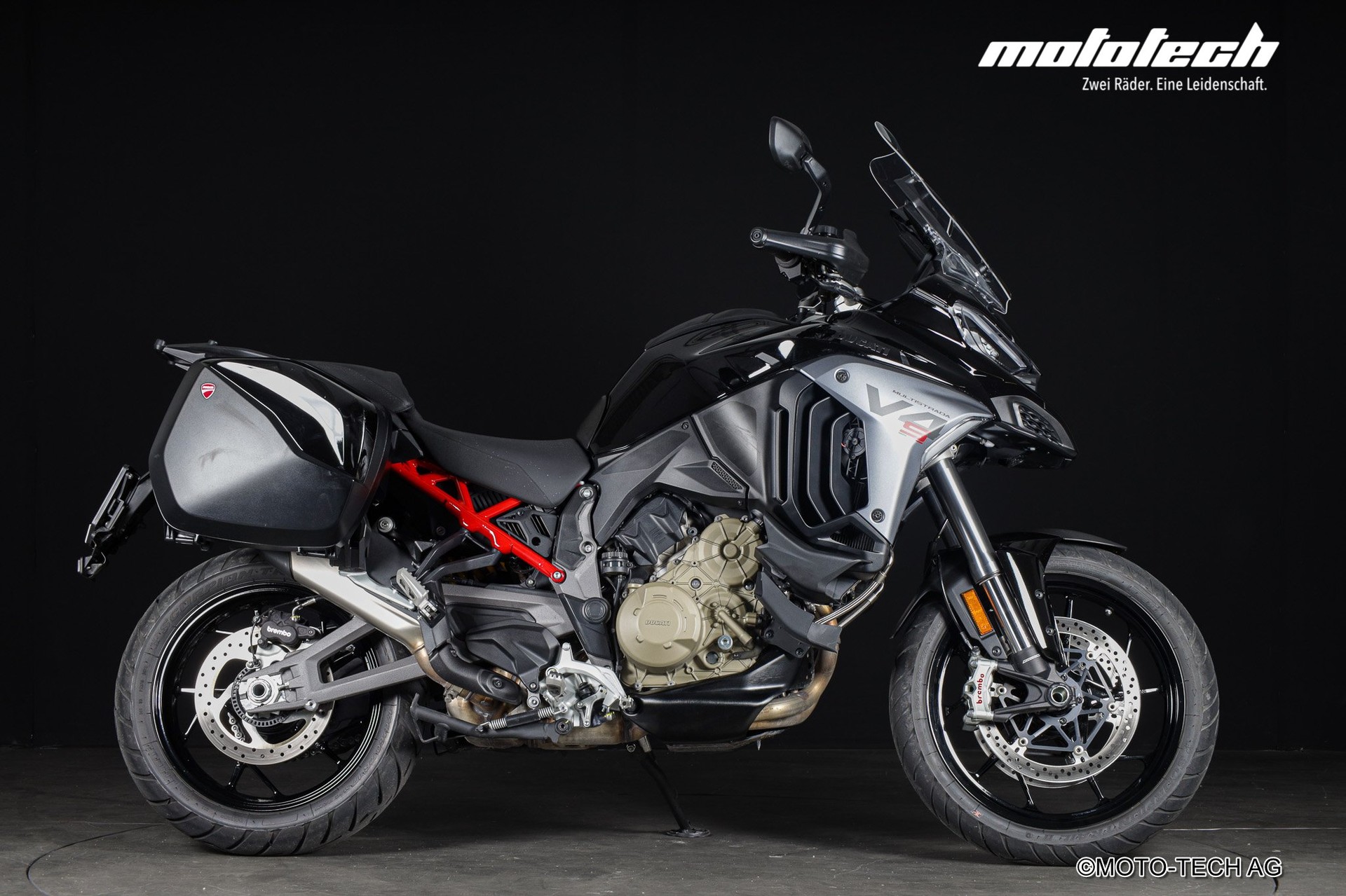 DUCATI Multistrada V4 S Travel & Radar-showroom-element-1