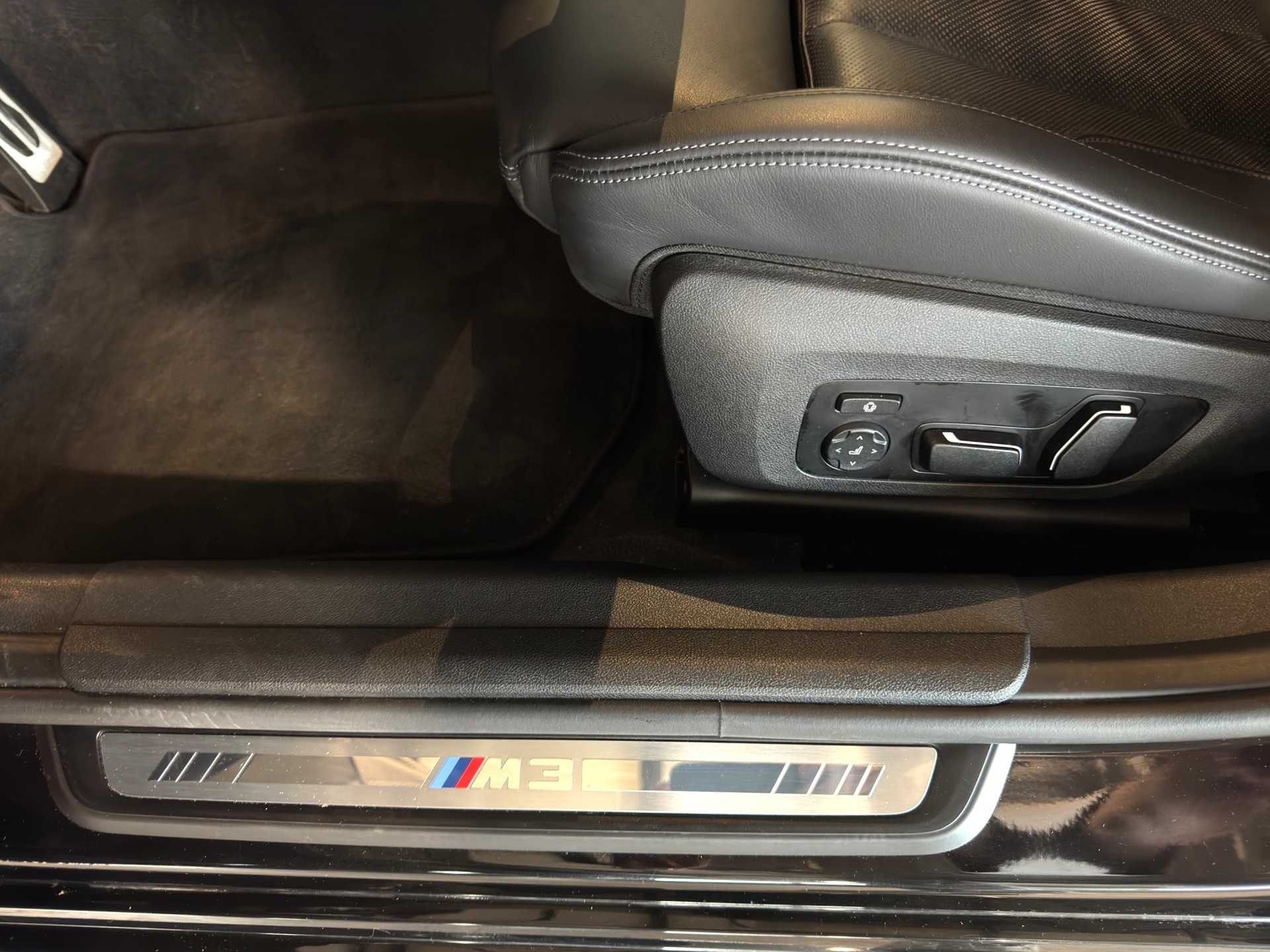 BMW M3 Competition M xDrive-image-25