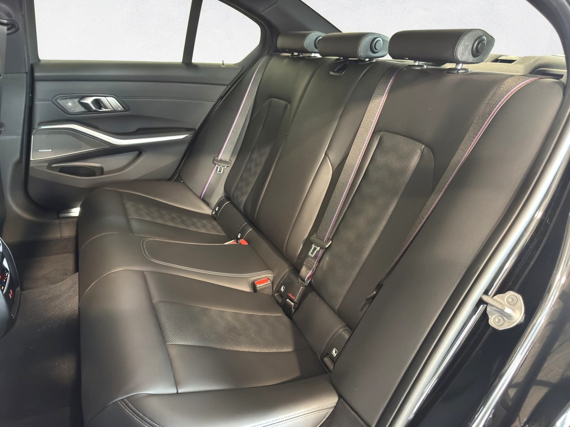BMW M3 Competition M xDrive-image-10