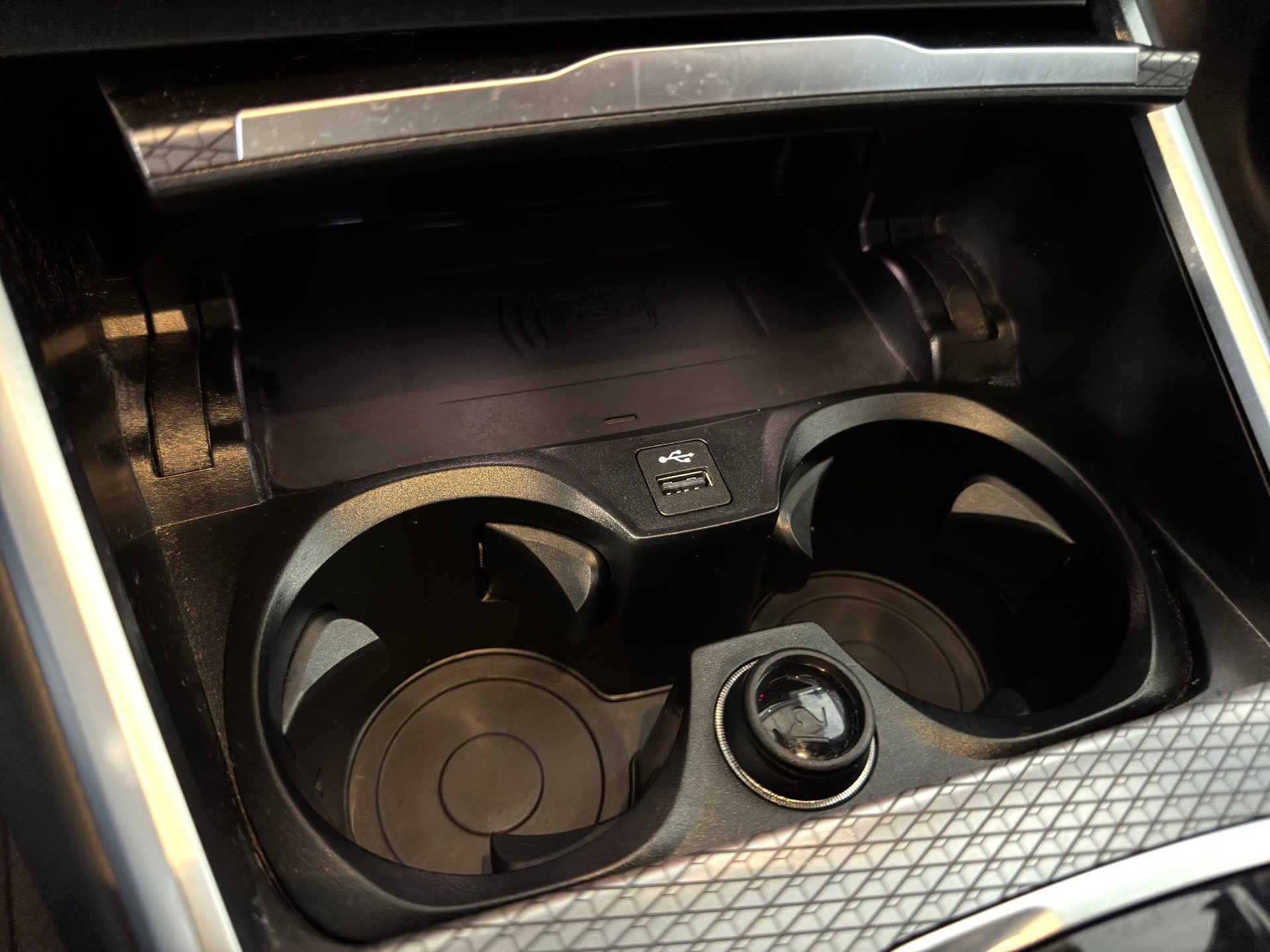 BMW M3 Competition M xDrive-image-23