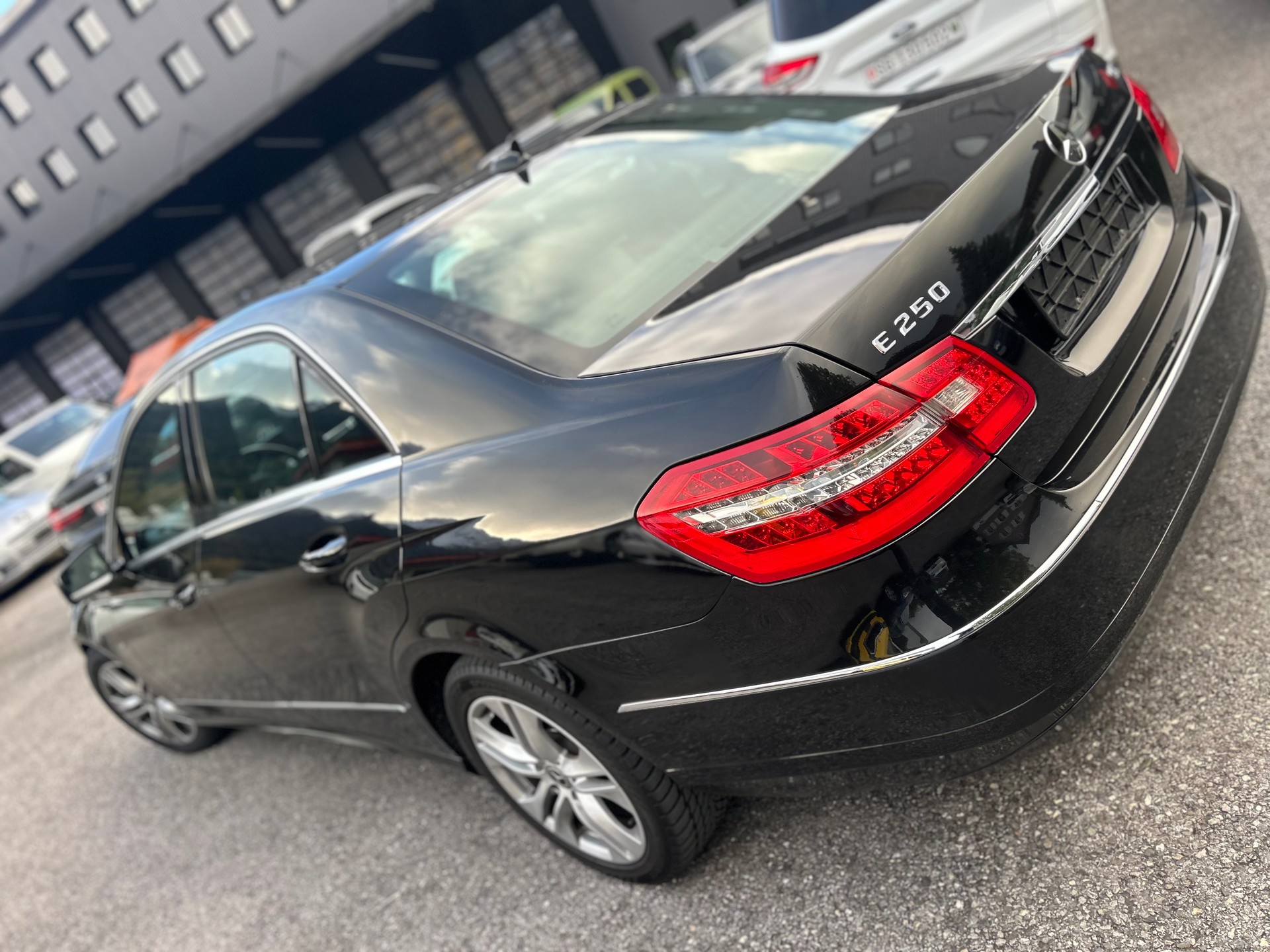 MERCEDES-BENZ E 250 CDI BlueEfficiency 7G-Tronic-image-7