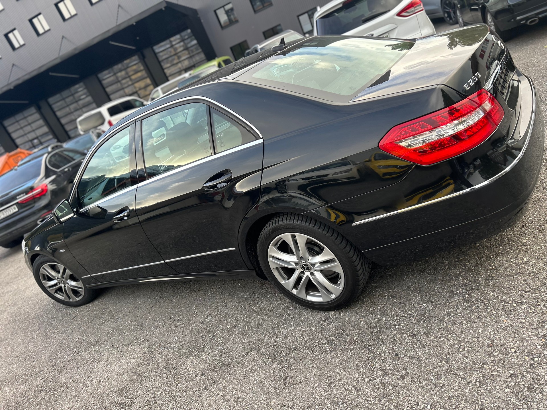 MERCEDES-BENZ E 250 CDI BlueEfficiency 7G-Tronic-image-10