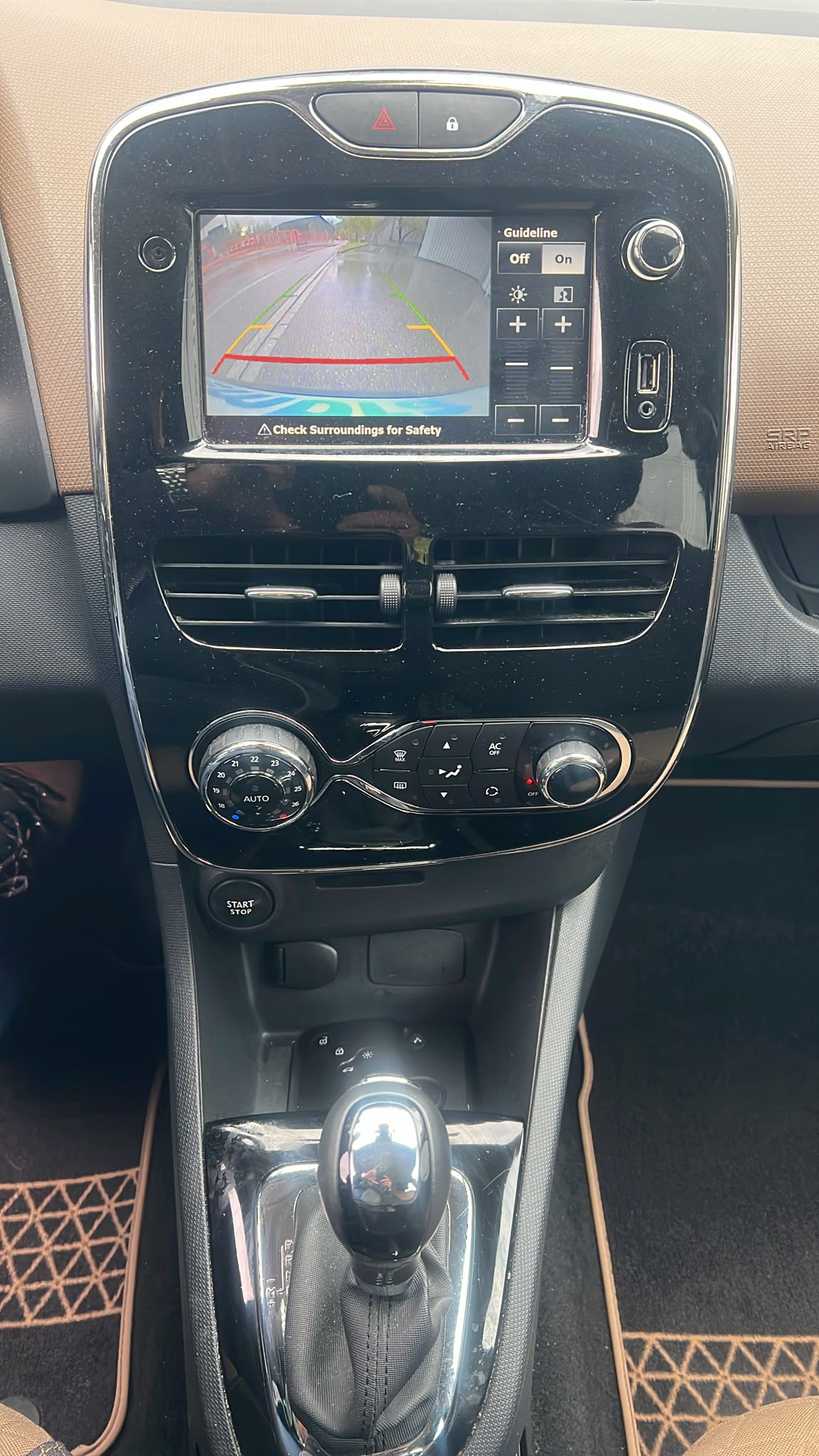 RENAULT Clio Grandtour 1.5 dCi Expression EDC-image-12