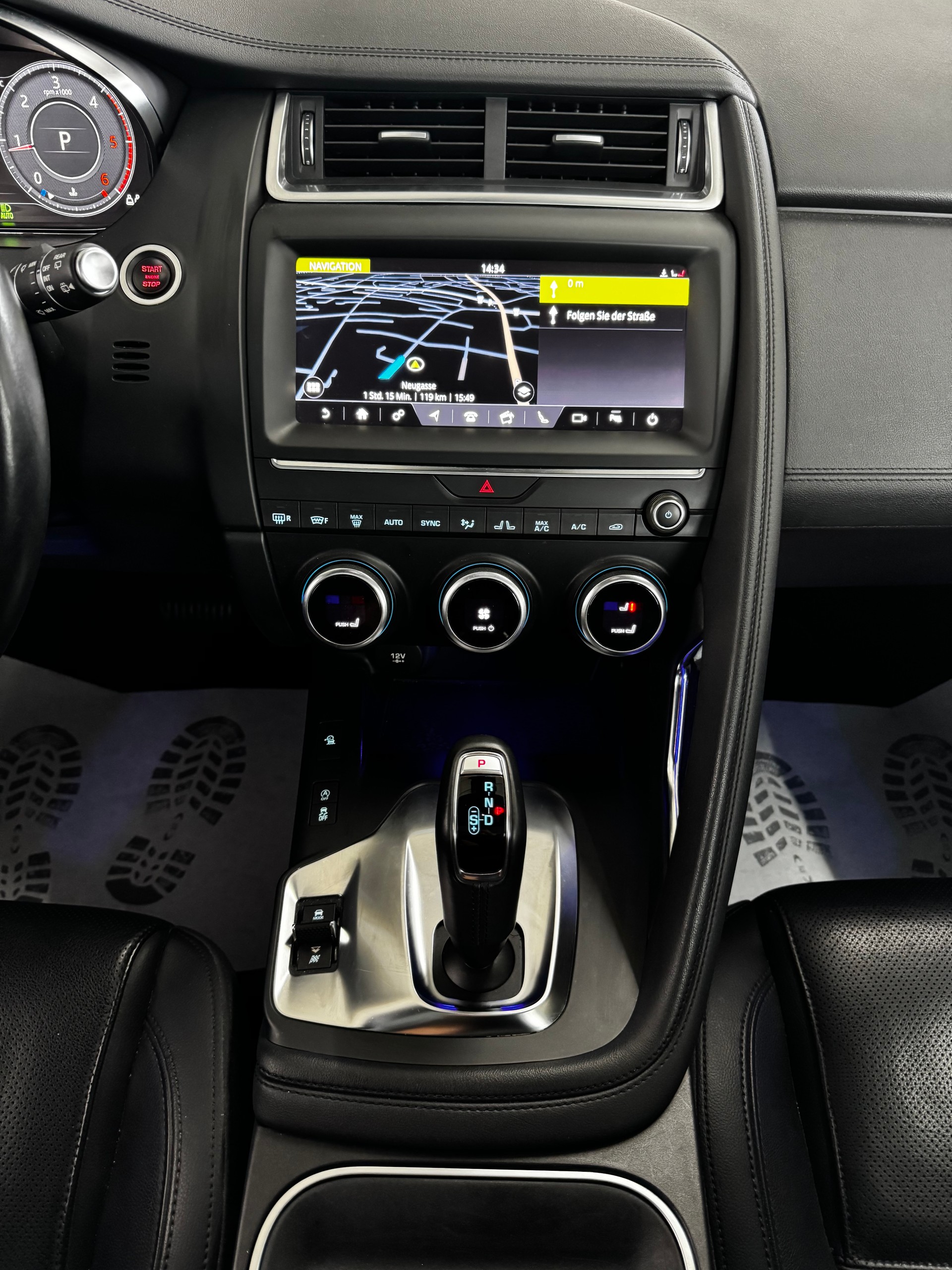 JAGUAR E-Pace 2.0d D150 R-Dynamic S AWD Automatik-image-16