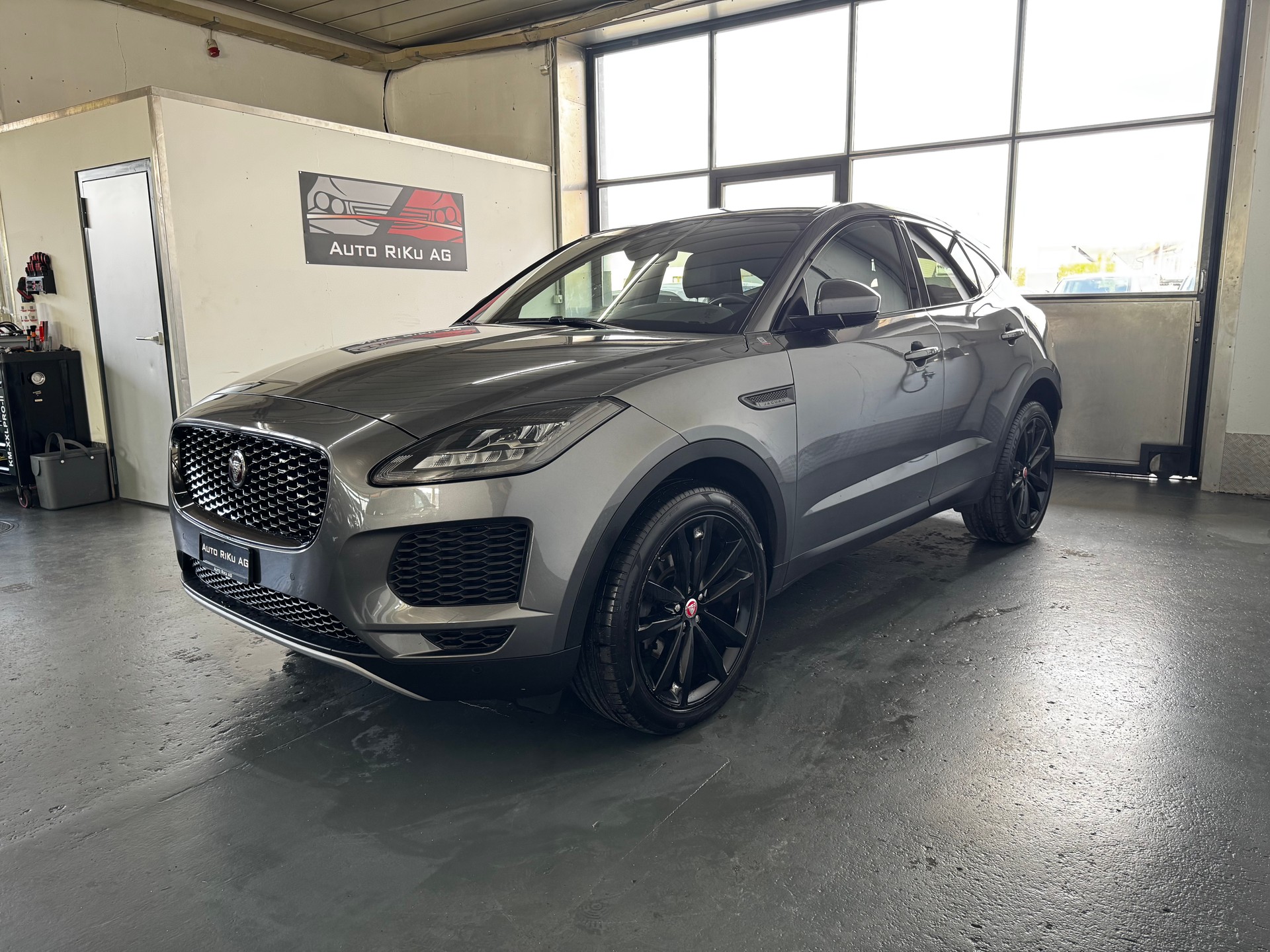 JAGUAR E-Pace 2.0d D150 R-Dynamic S AWD Automatik-image-5