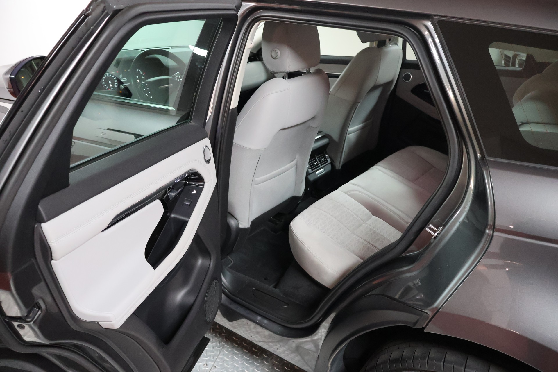 LAND ROVER Range Rover Evoque P 200 MHEV SE AT9-image-16