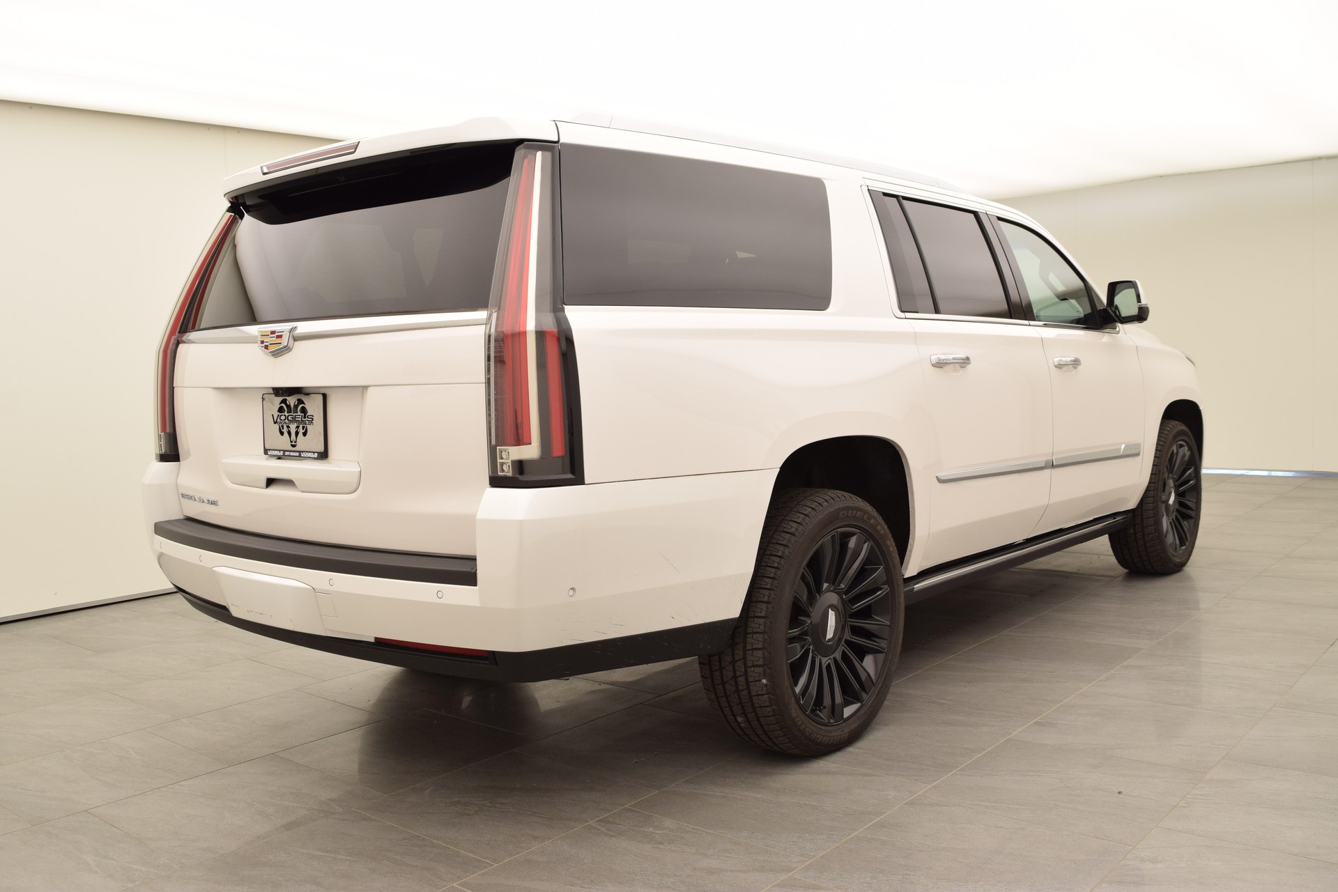 CADILLAC Escalade 6.2 ESV Platinum-image-4