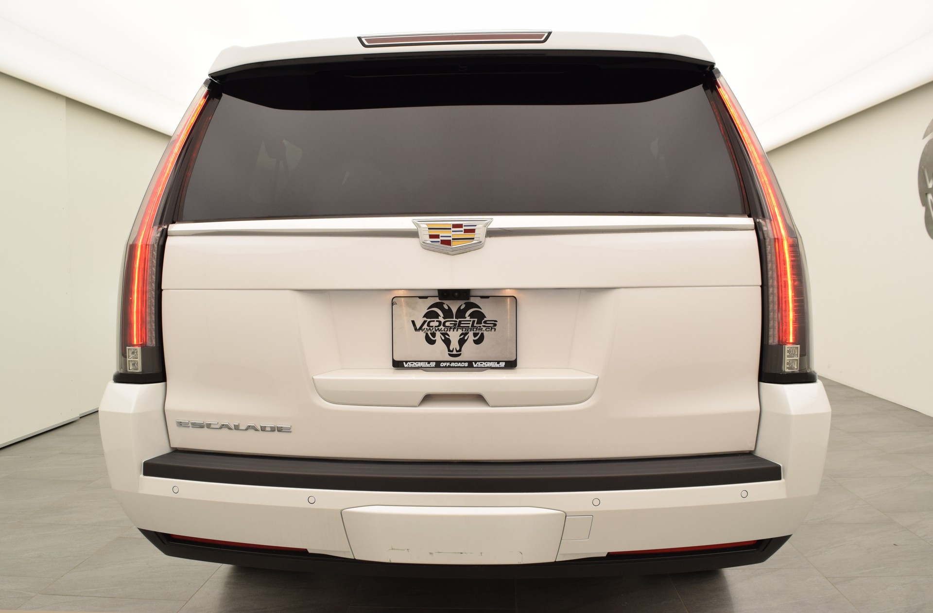 CADILLAC Escalade 6.2 ESV Platinum-image-5