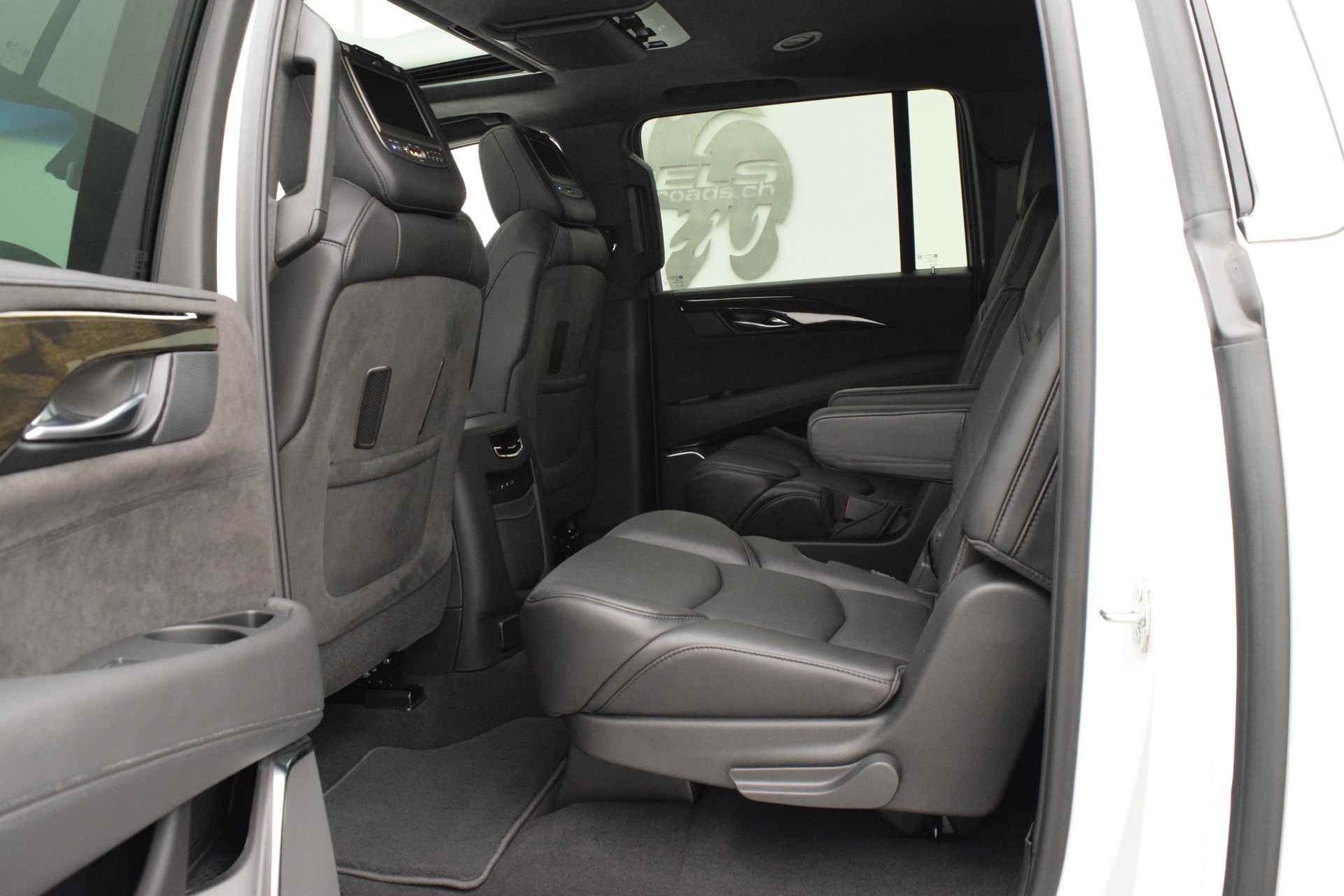 CADILLAC Escalade 6.2 ESV Platinum-image-14