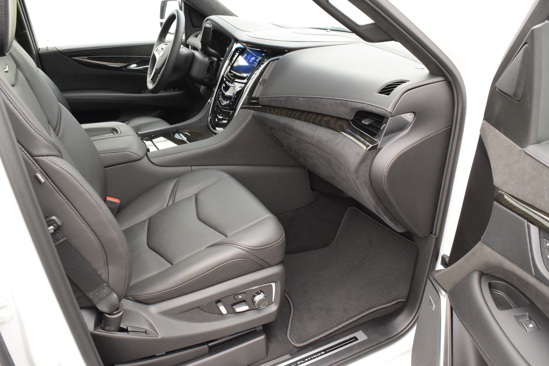CADILLAC Escalade 6.2 ESV Platinum-image-13