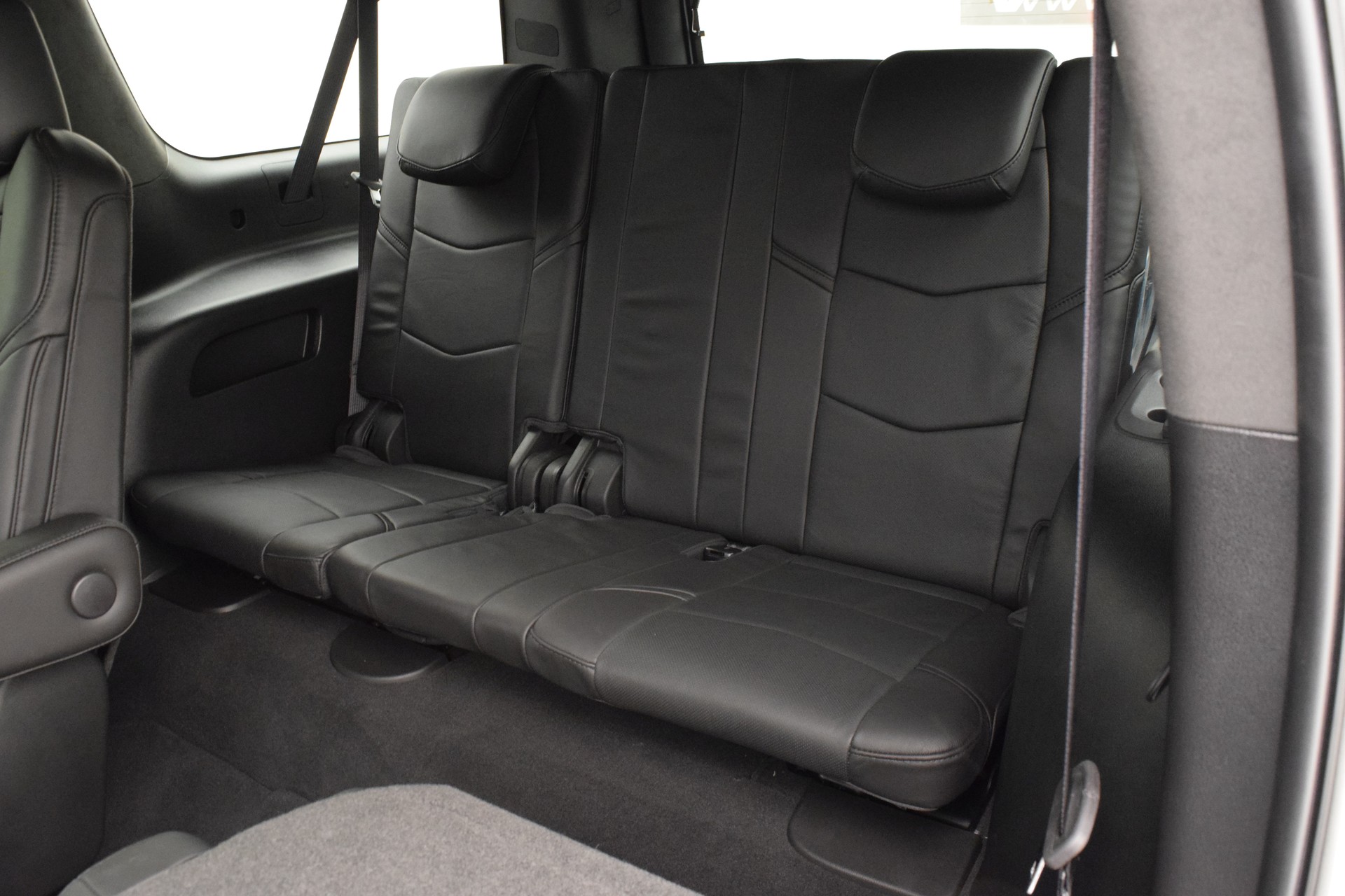 CADILLAC Escalade 6.2 ESV Platinum-image-15