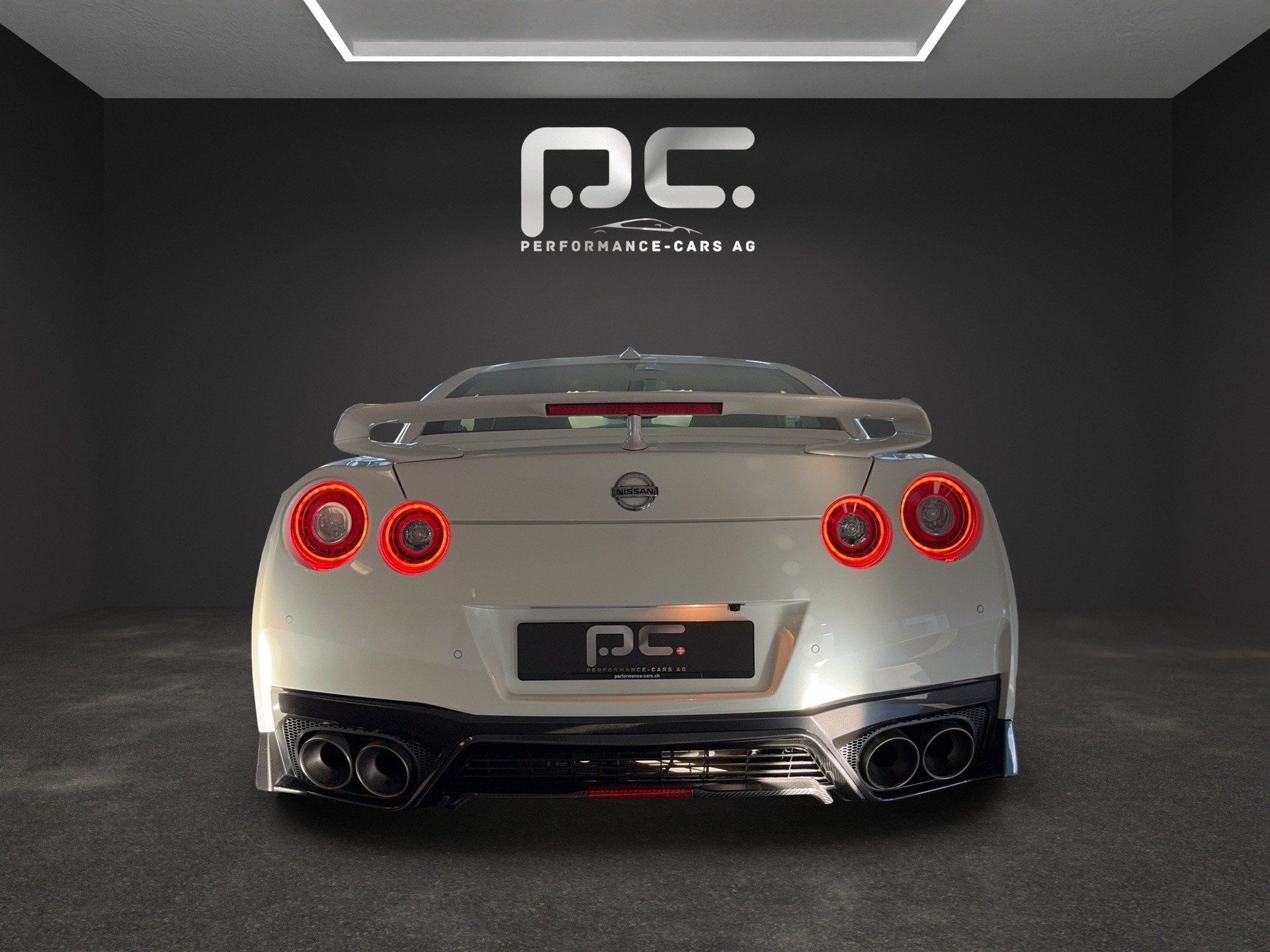 NISSAN GT-R 3.8 V6 Biturbo NISMO - Track Edition-image-5