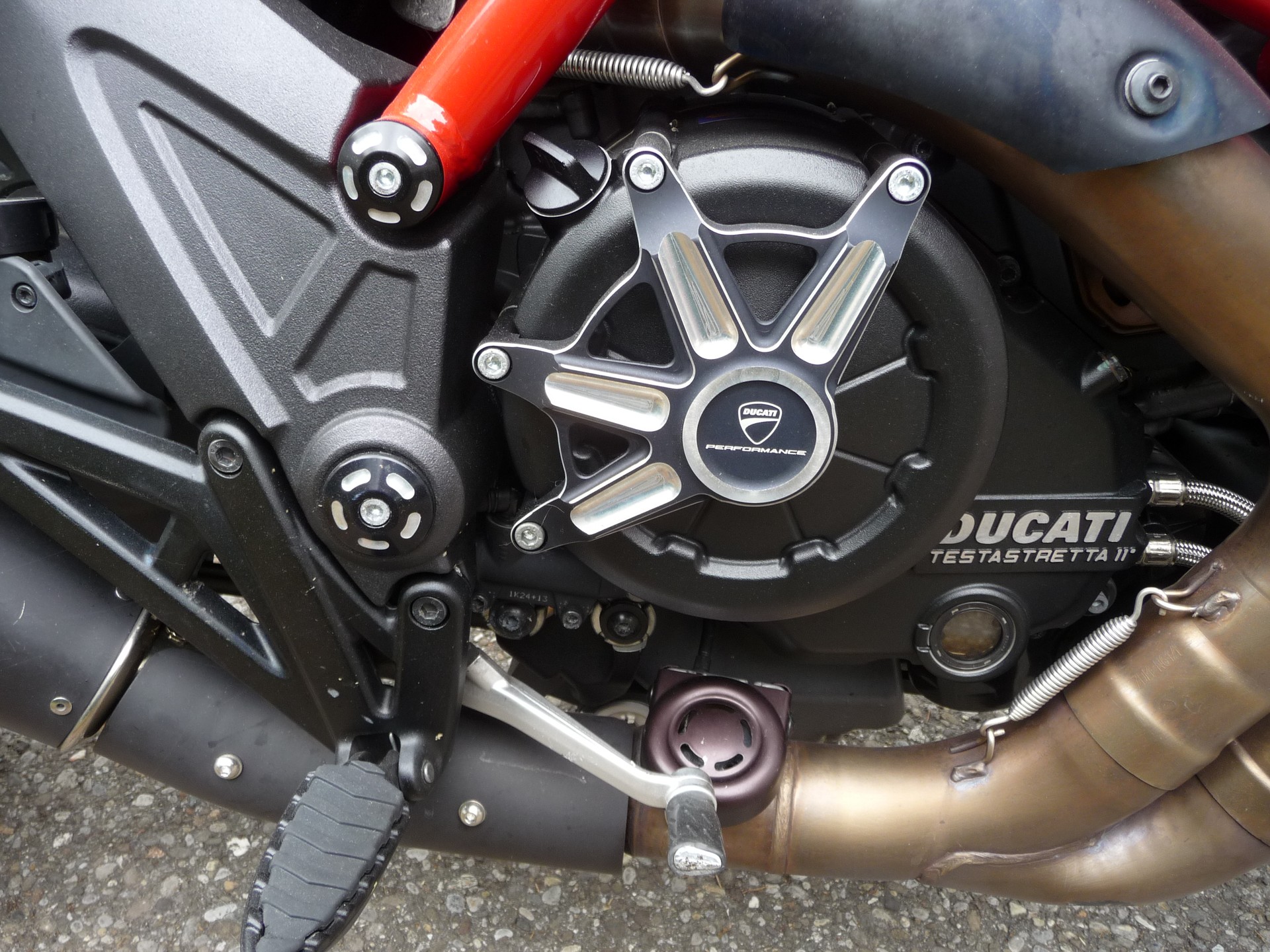 DUCATI Diavel 1200 Carbon-image-4