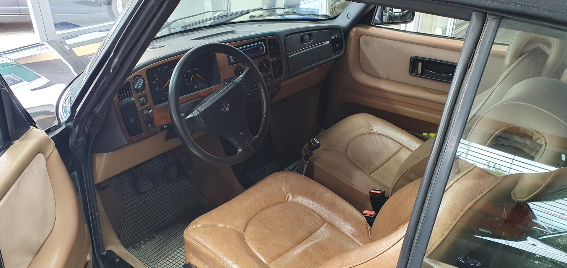 SAAB 900i 2.1-16-image-4