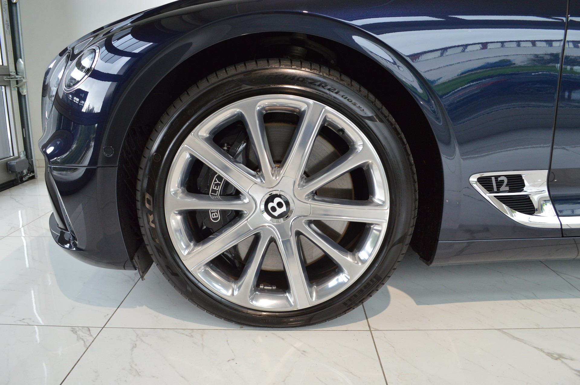 BENTLEY Continental GT 6.0 W12-image-9