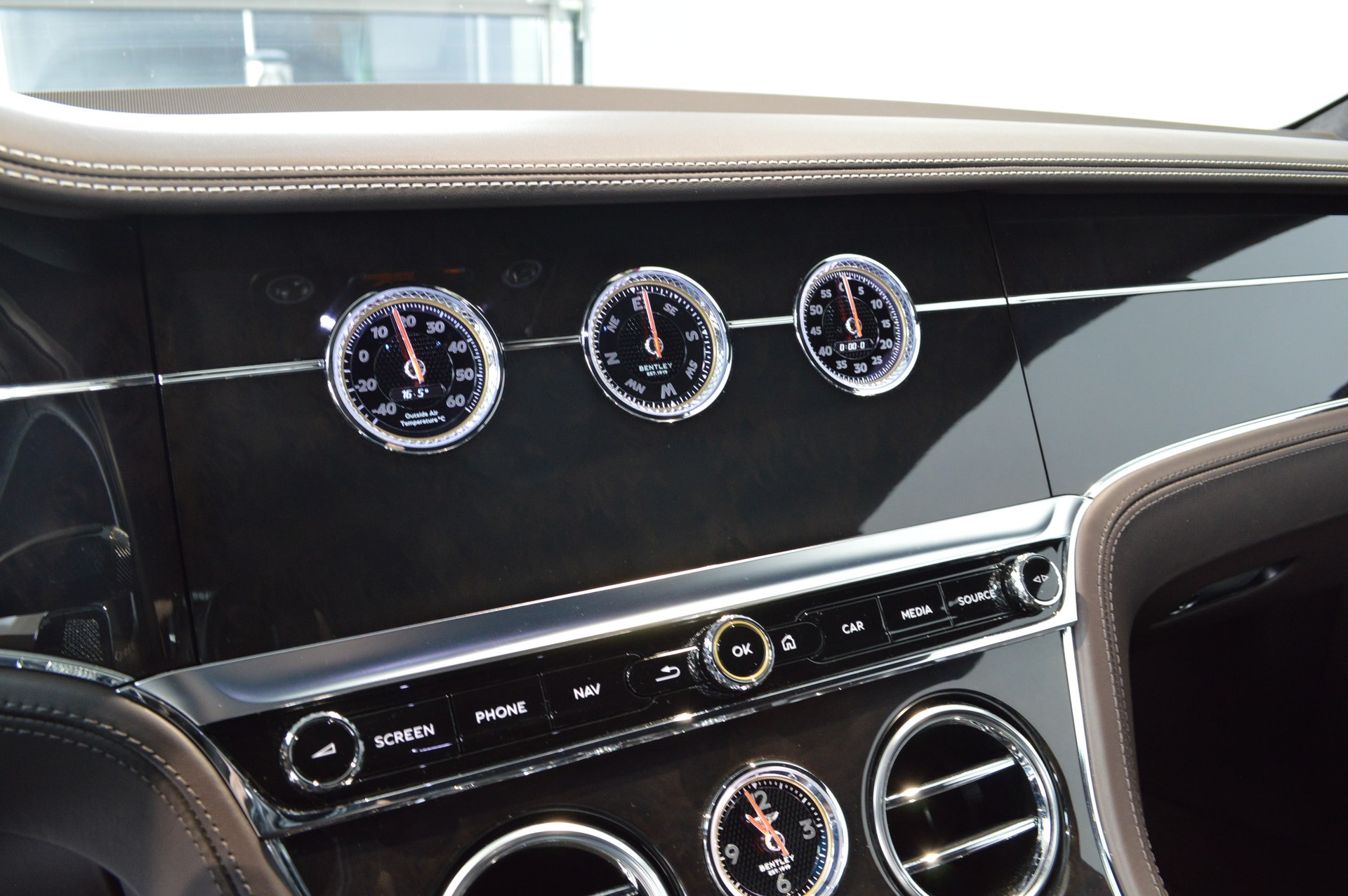 BENTLEY Continental GT 6.0 W12-image-8