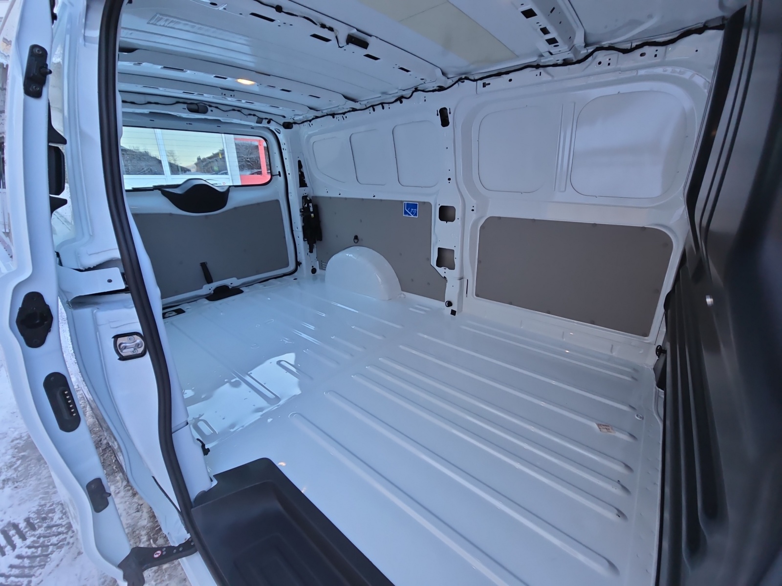 FORD Transit Custom Van 320 L2H1 Trend Automat 4x4-image-5