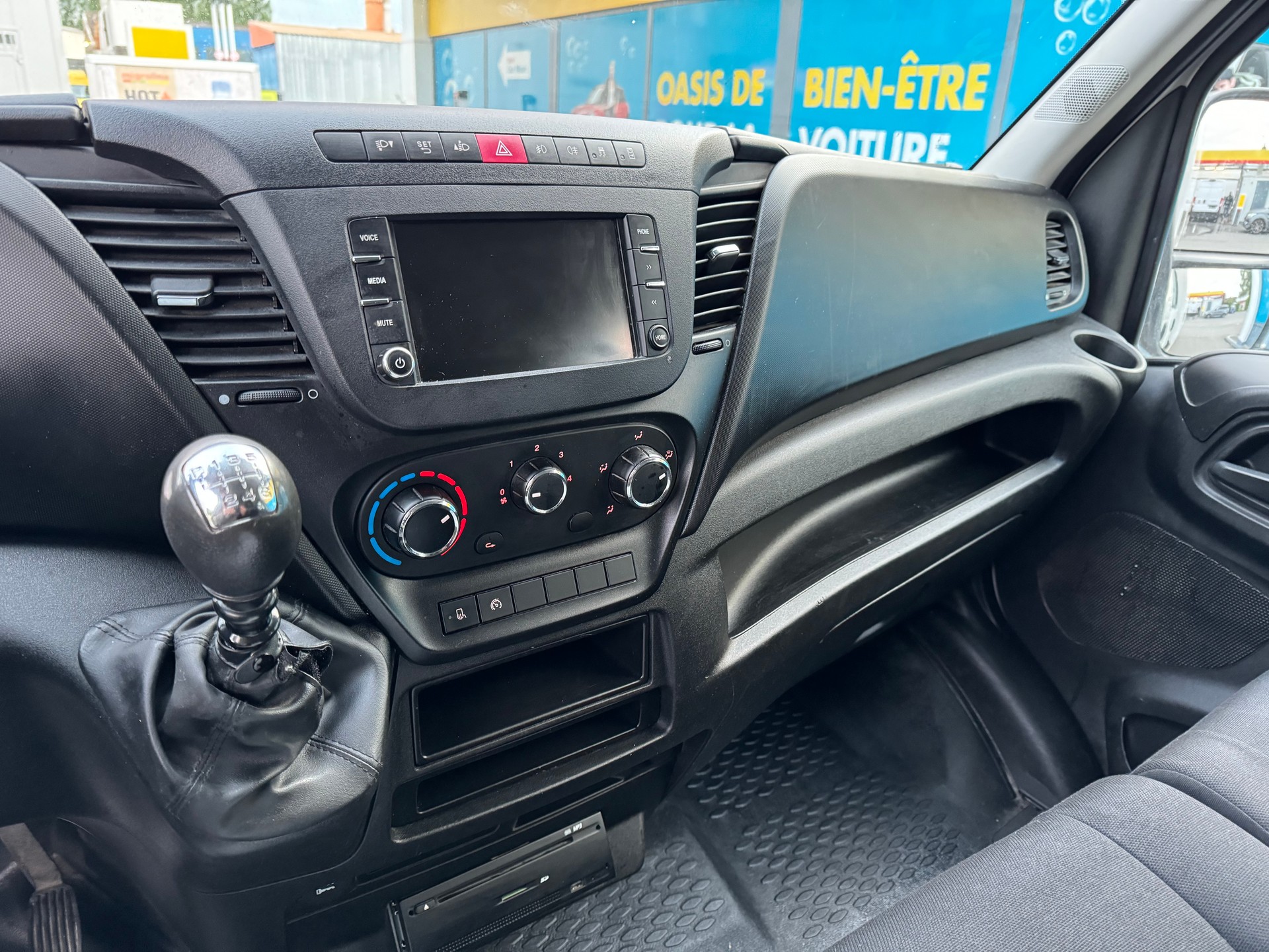 IVECO 35 S 15 H D-image-8