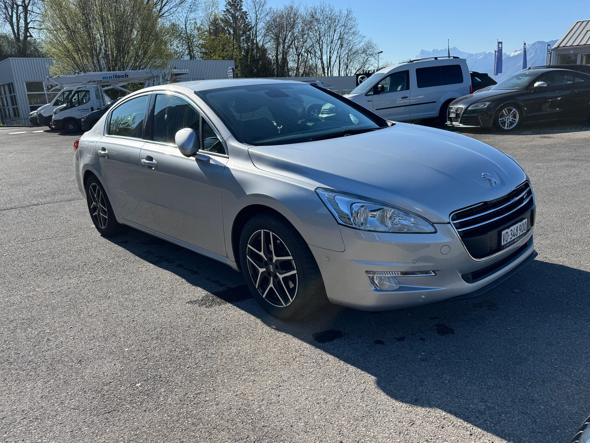 PEUGEOT 508 2.0 HDI Hybrid4 Allure EGS6-image-2