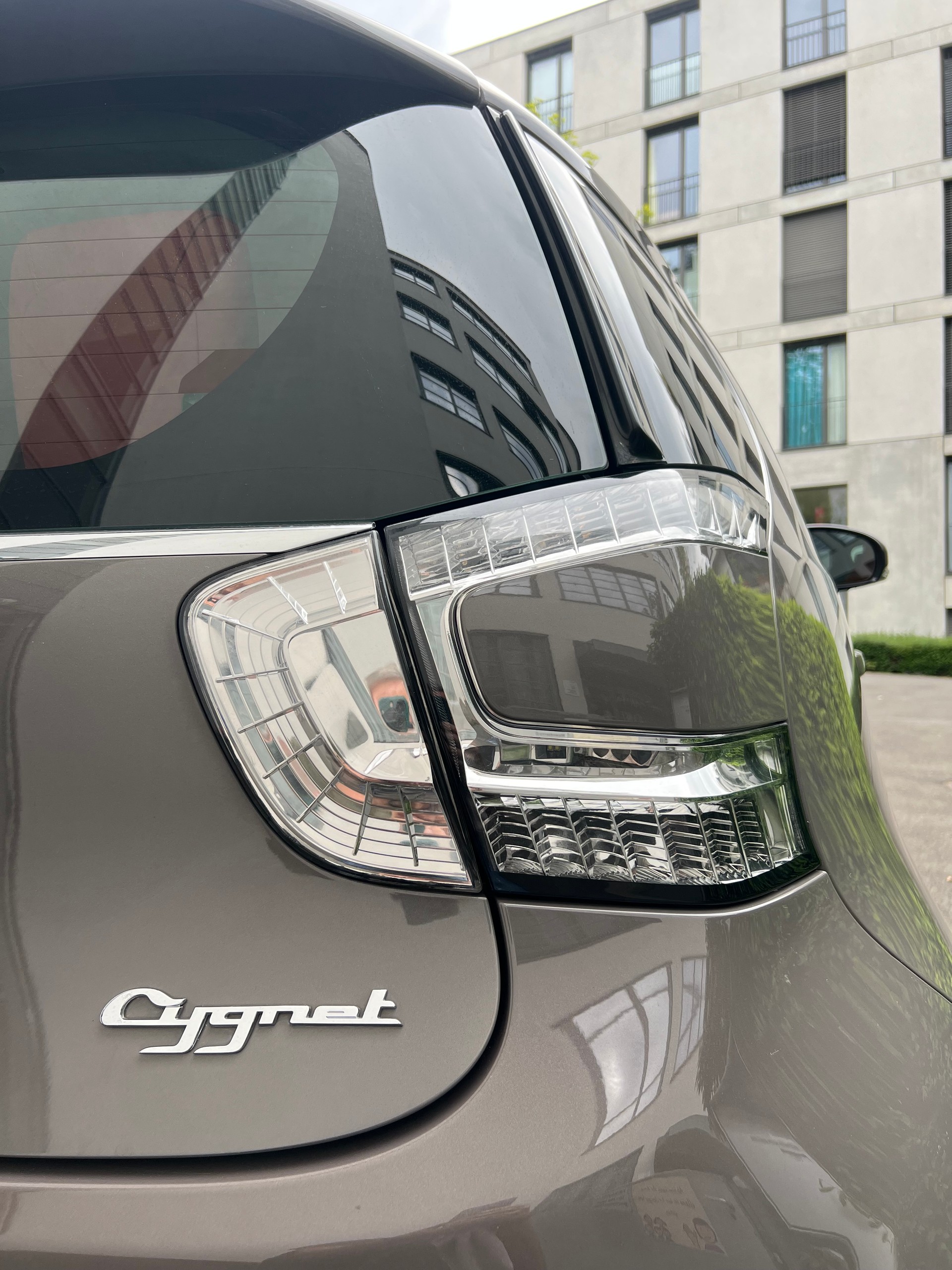ASTON MARTIN Cygnet 1.33-image-3