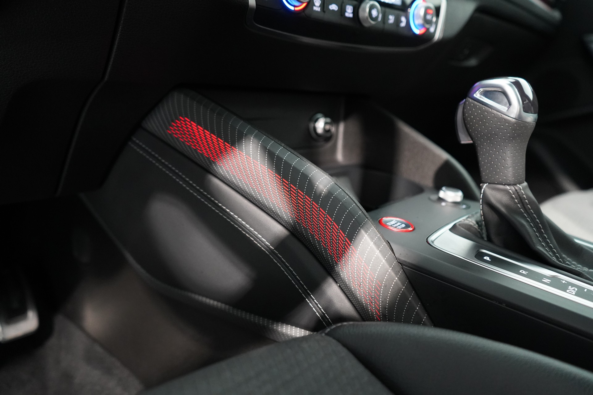AUDI SQ2 TFSI quattro / CH - Fahrzeug-image-13