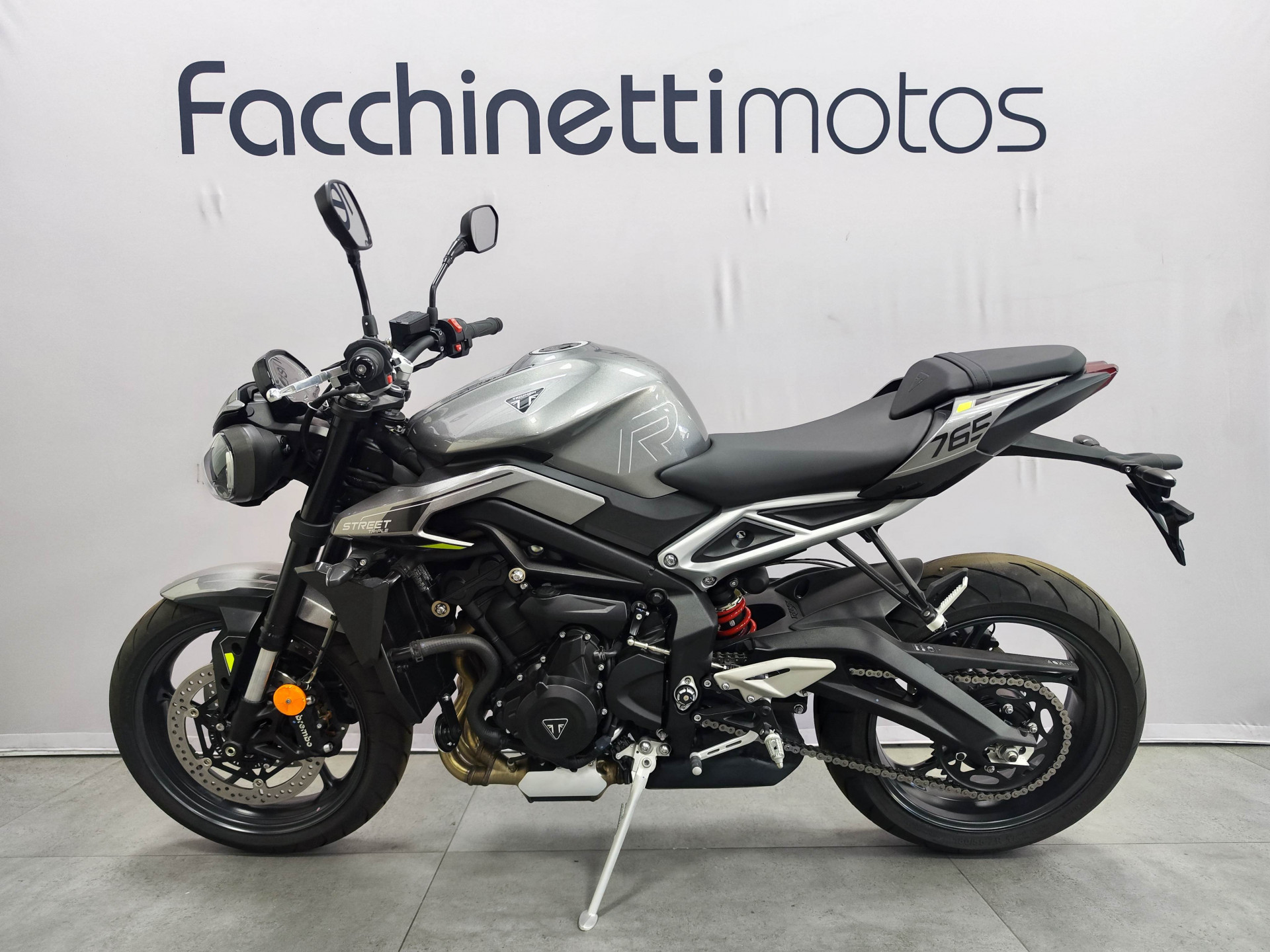 TRIUMPH Street Triple 765 R-showroom-element-3