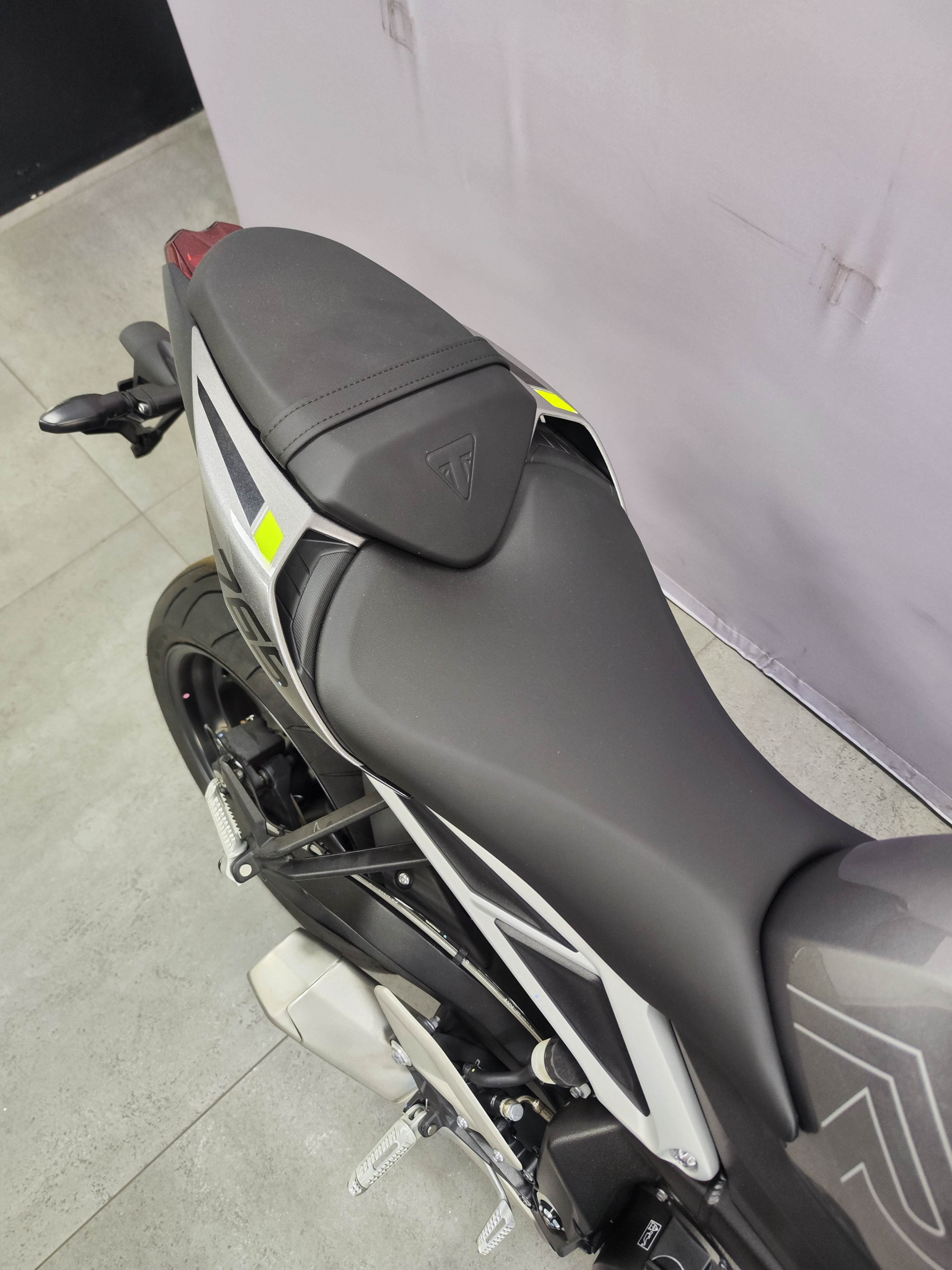 TRIUMPH Street Triple 765 R-image-5