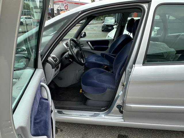CITROEN Xsara Picasso 2.0i 16V Exclusive Automatic-image-10