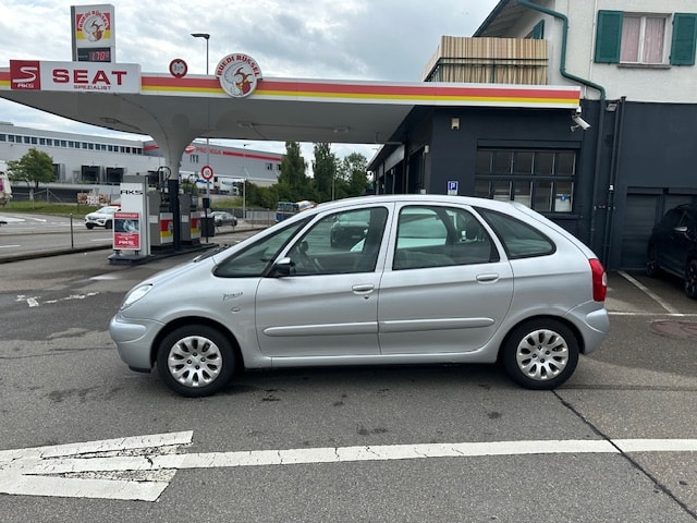 CITROEN Xsara Picasso 2.0i 16V Exclusive Automatic-image-0