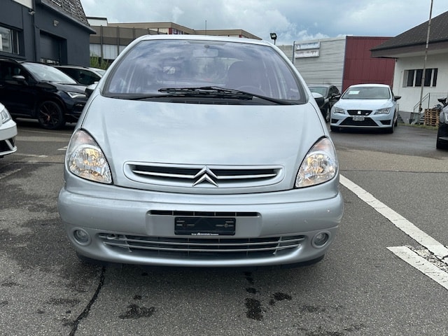 CITROEN Xsara Picasso 2.0i 16V Exclusive Automatic-image-3