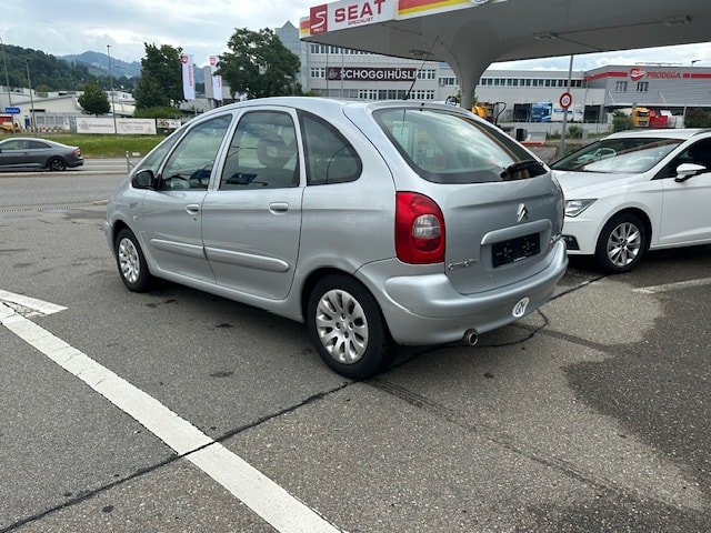 CITROEN Xsara Picasso 2.0i 16V Exclusive Automatic-image-5