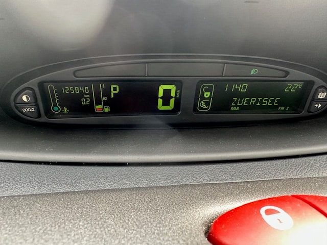 CITROEN Xsara Picasso 2.0i 16V Exclusive Automatic-image-16