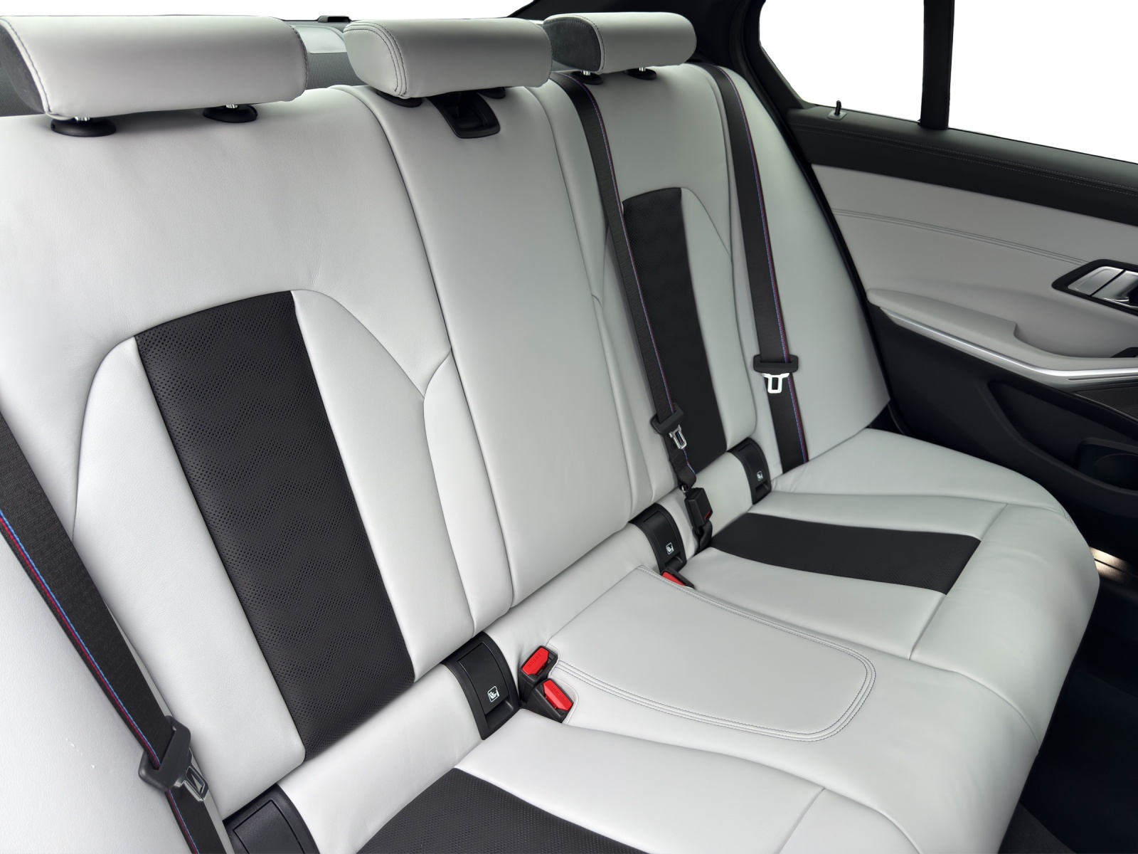BMW M3 Competition M xDrive-image-15