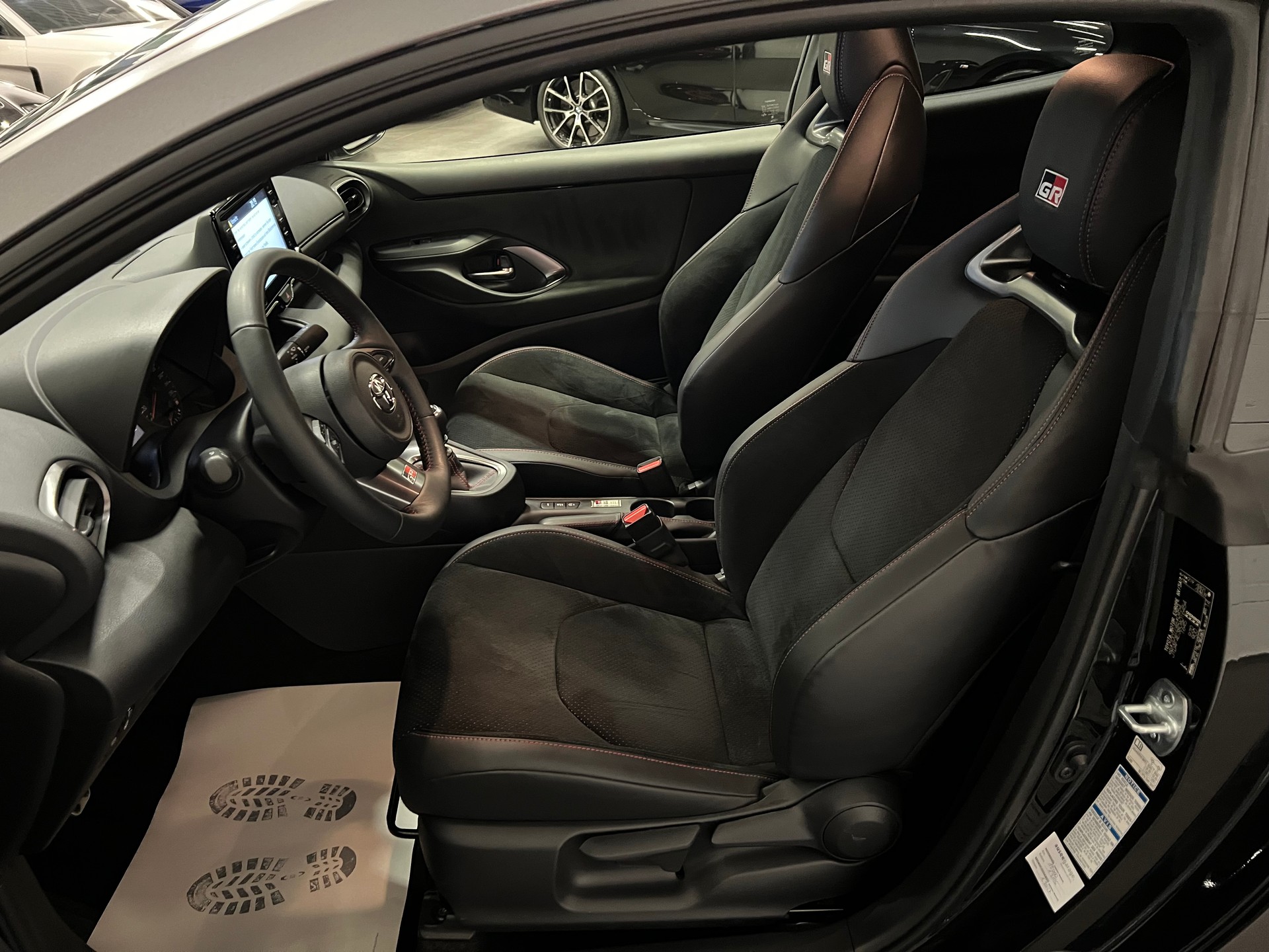 TOYOTA Yaris 1.6 GR Sport-image-18