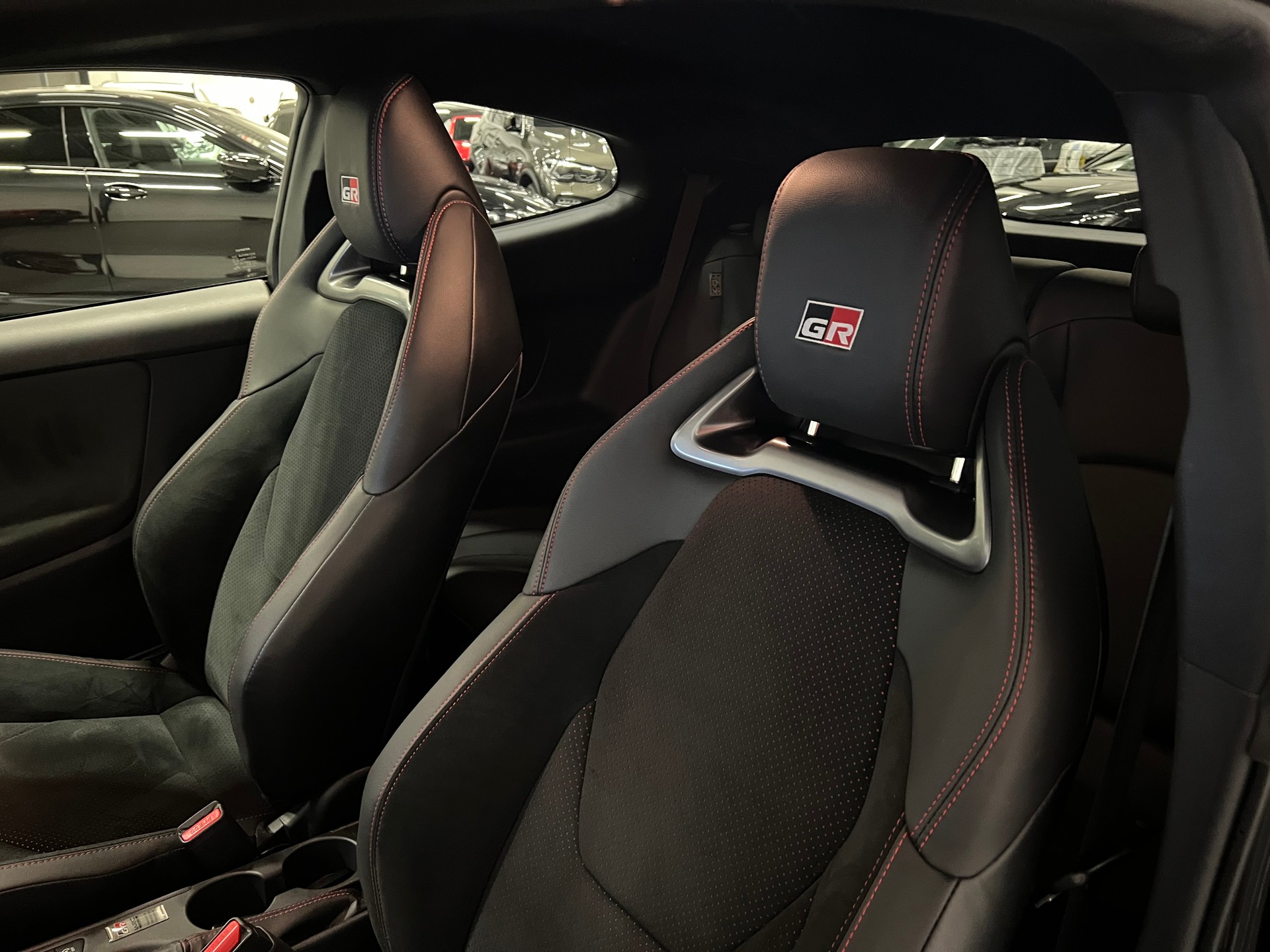 TOYOTA Yaris 1.6 GR Sport-image-19