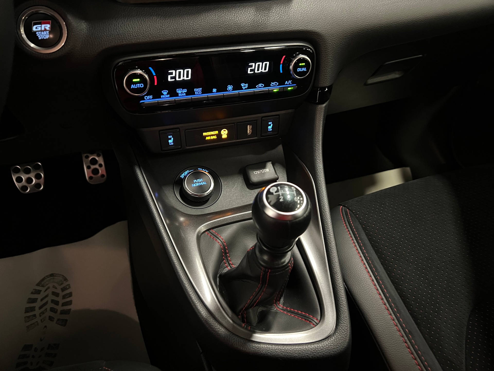 TOYOTA Yaris 1.6 GR Sport-image-27