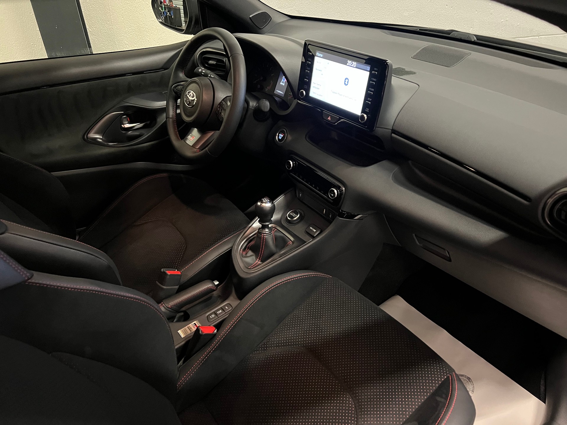 TOYOTA Yaris 1.6 GR Sport-image-22