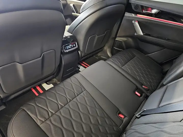 BYD Tang Flagship 4 x 4 / 7-Sitzer-image-8