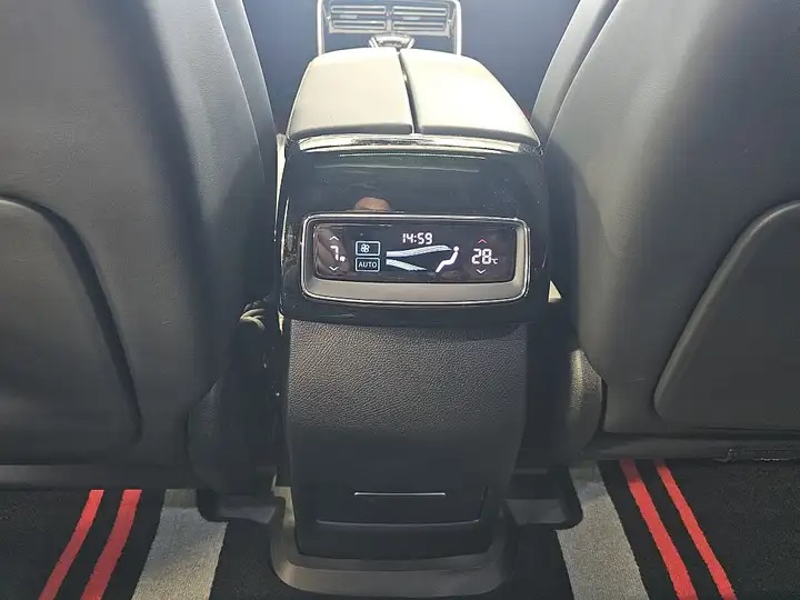 BYD Tang Flagship 4 x 4 / 7-Sitzer-image-16